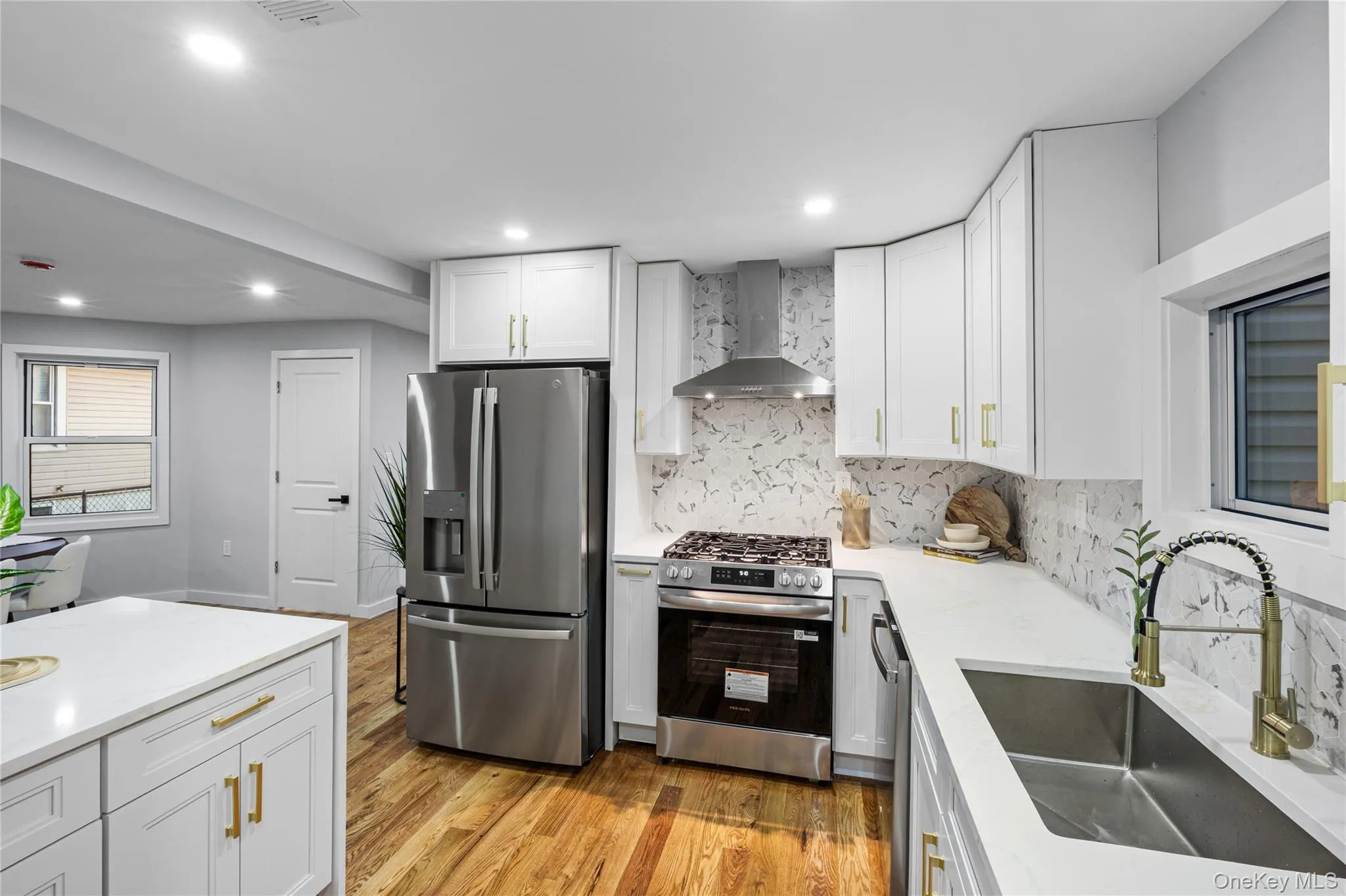 19 Westside Avenue, Islip, NY, 4 Bedrooms Bedrooms, 8 Rooms Rooms,2 BathroomsBathrooms,Residential,For Rent,Westside,0,1010444 19 Westside Avenue, Islip, NY, 4 Bedrooms Bedrooms, 8 Rooms Rooms,2 BathroomsBathrooms,Residential,For Rent,Westside,0,1010444