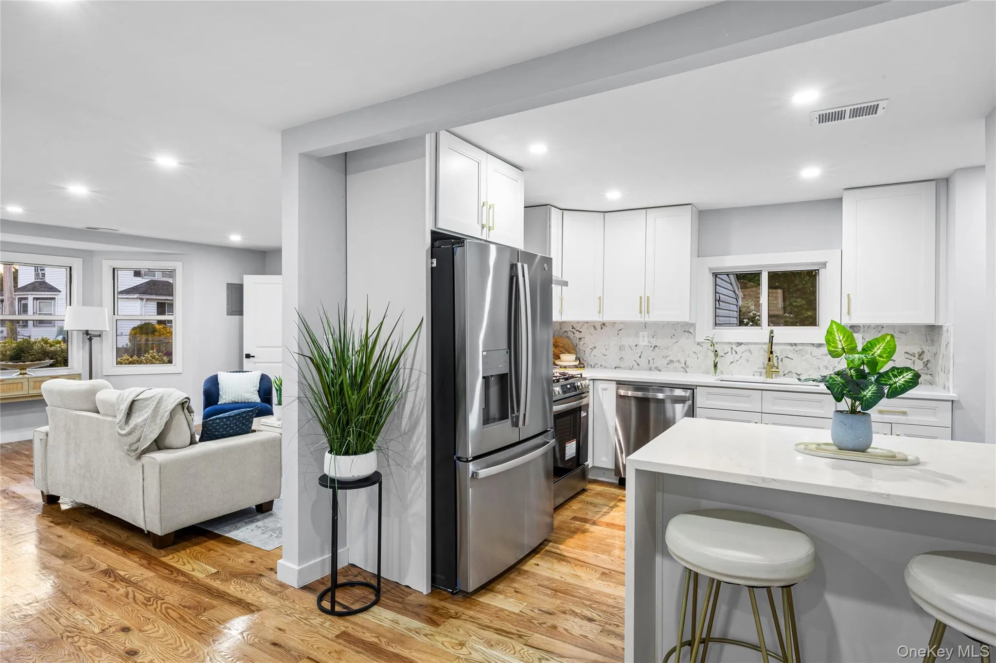 19 Westside Avenue, Islip, NY, 4 Bedrooms Bedrooms, 8 Rooms Rooms,2 BathroomsBathrooms,Residential,For Rent,Westside,0,1010444 19 Westside Avenue, Islip, NY, 4 Bedrooms Bedrooms, 8 Rooms Rooms,2 BathroomsBathrooms,Residential,For Rent,Westside,0,1010444