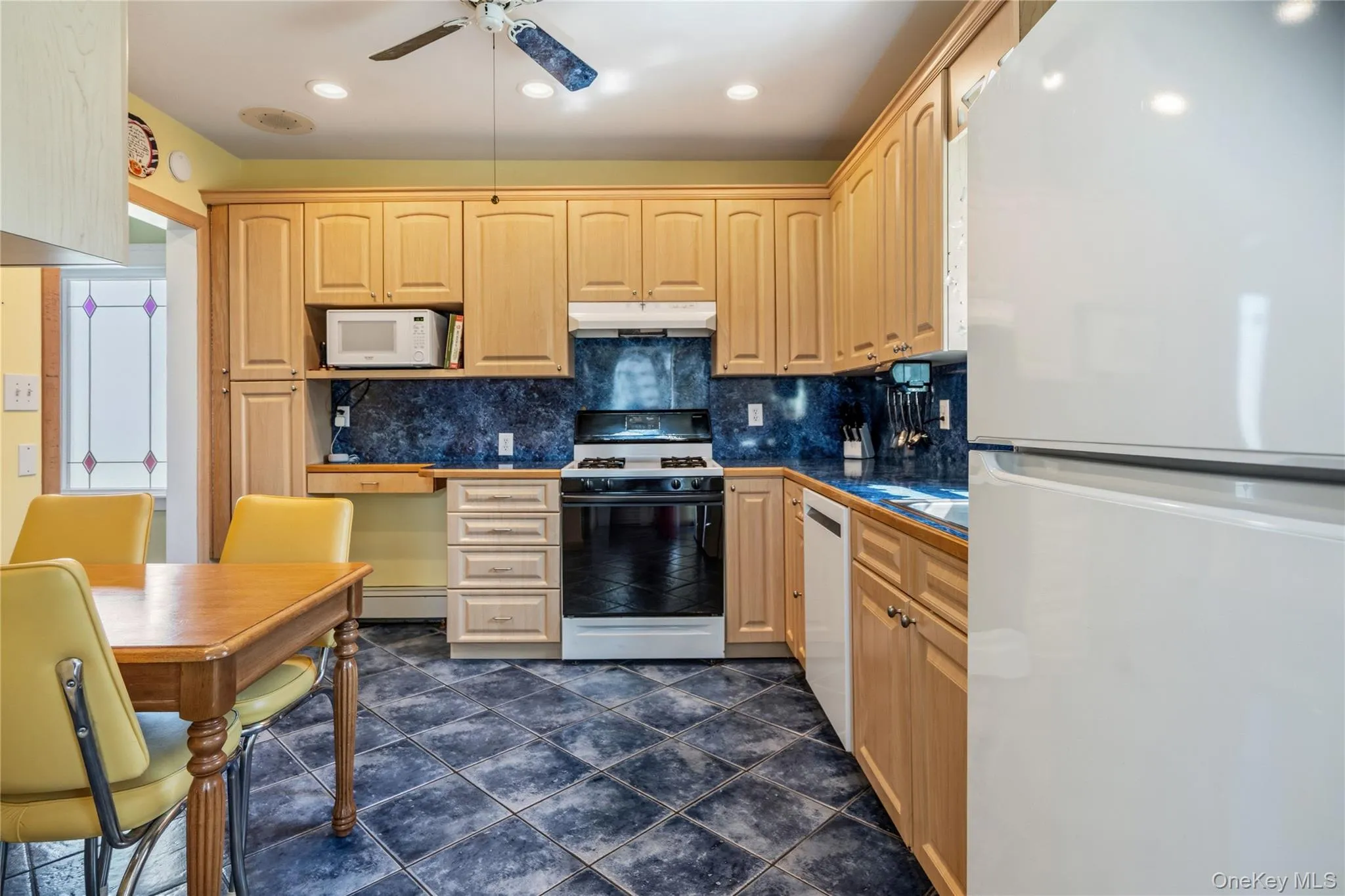 115 Cedar Avenue, Brookhaven, NY, 3 Bedrooms Bedrooms, 5 Rooms Rooms,1 BathroomBathrooms,Residential,For Rent,Cedar,0,1010446 115 Cedar Avenue, Brookhaven, NY, 3 Bedrooms Bedrooms, 5 Rooms Rooms,1 BathroomBathrooms,Residential,For Rent,Cedar,0,1010446