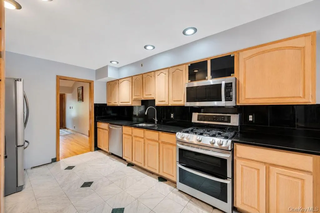 372 Hungry Harbor Road, Hempstead, NY, 4 Bedrooms Bedrooms, 8 Rooms Rooms,2 BathroomsBathrooms,Residential,For Rent,Hungry Harbor,0,1010459 372 Hungry Harbor Road, Hempstead, NY, 4 Bedrooms Bedrooms, 8 Rooms Rooms,2 BathroomsBathrooms,Residential,For Rent,Hungry Harbor,0,1010459