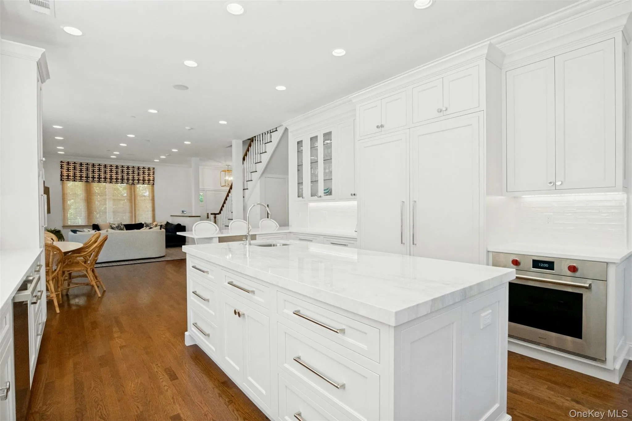 Huge island with quartz countertops Huge island with quartz countertops