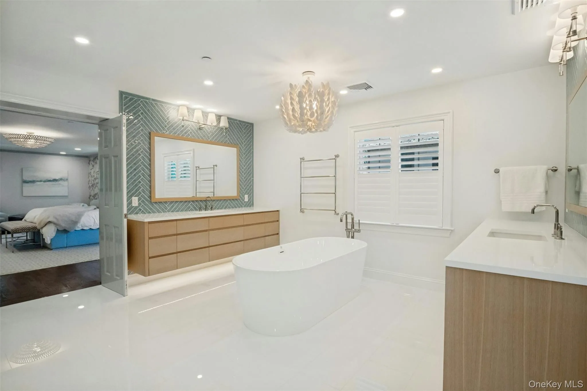 Dual vanities with lots of cabinetry Dual vanities with lots of cabinetry