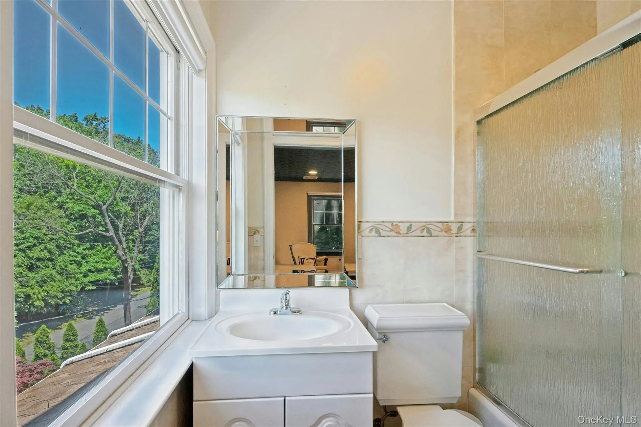 Ensuite bathroom, 2nd floor Ensuite bathroom, 2nd floor