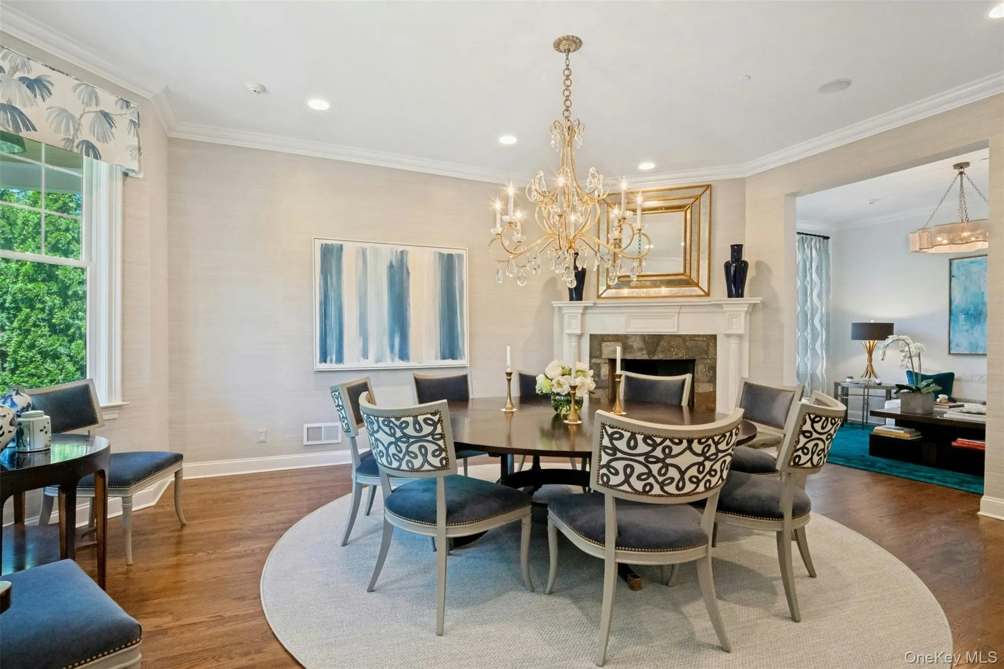 Plenty of room for entertaining Plenty of room for entertaining