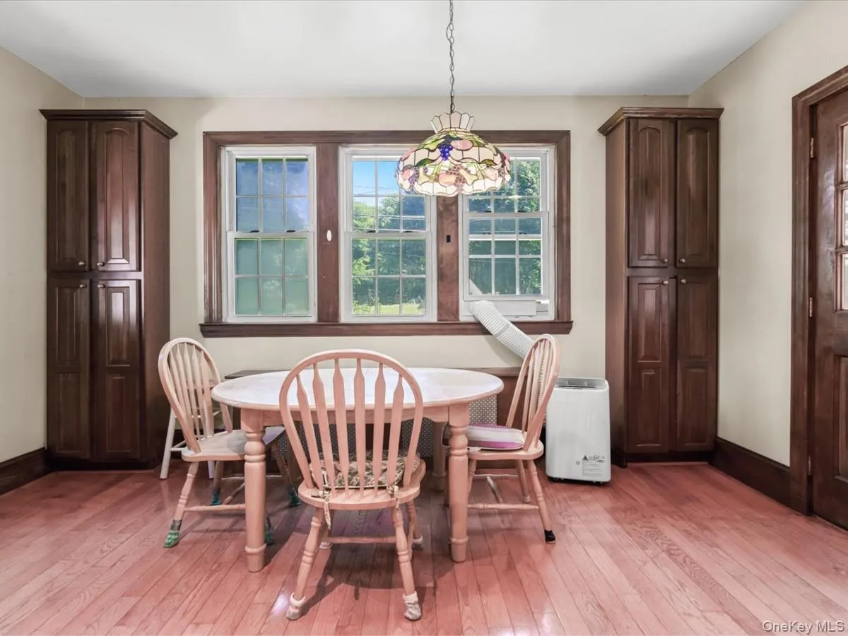 51 Crescent Road, North Hempstead, NY, 5 Bedrooms Bedrooms, 12 Rooms Rooms,4 BathroomsBathrooms,Residential,For Rent,Crescent,0,1010466 51 Crescent Road, North Hempstead, NY, 5 Bedrooms Bedrooms, 12 Rooms Rooms,4 BathroomsBathrooms,Residential,For Rent,Crescent,0,1010466