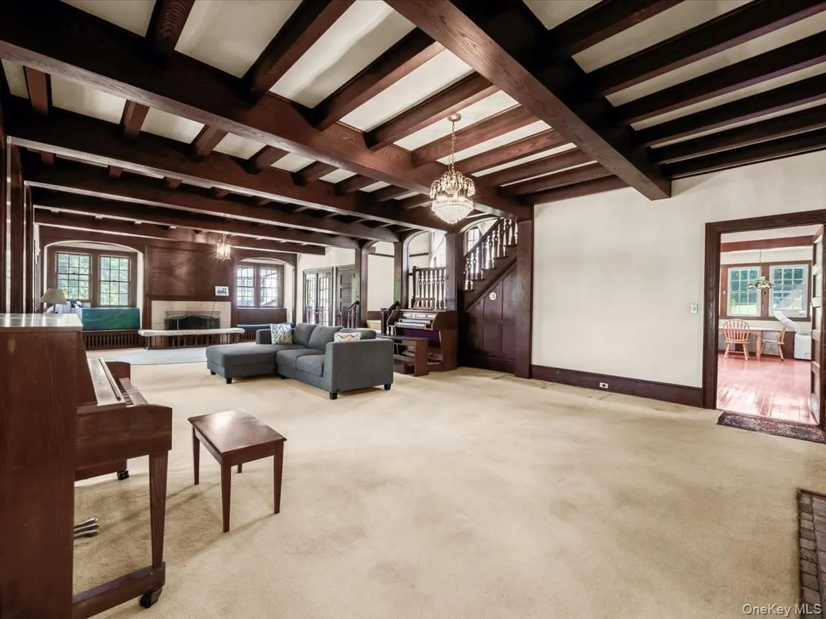 51 Crescent Road, North Hempstead, NY, 5 Bedrooms Bedrooms, 12 Rooms Rooms,4 BathroomsBathrooms,Residential,For Rent,Crescent,0,1010466 51 Crescent Road, North Hempstead, NY, 5 Bedrooms Bedrooms, 12 Rooms Rooms,4 BathroomsBathrooms,Residential,For Rent,Crescent,0,1010466