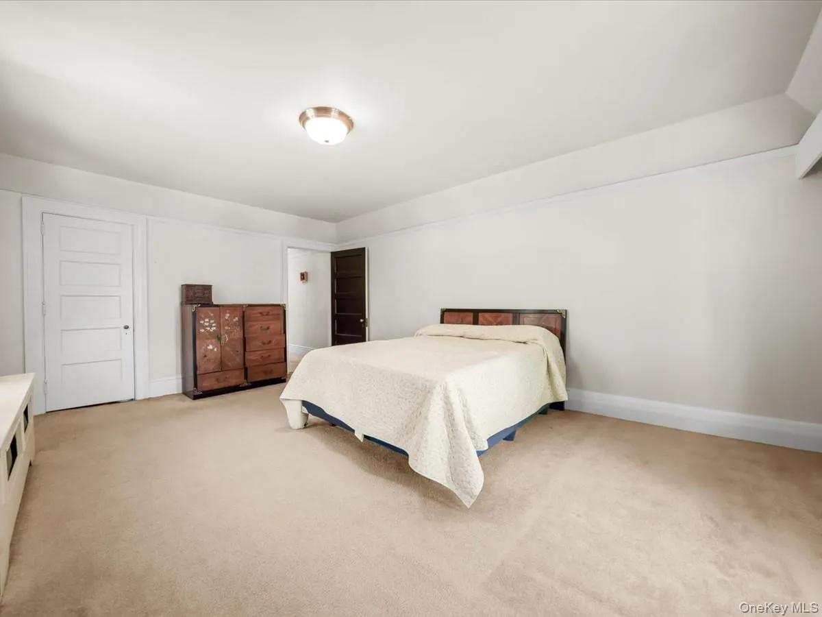 51 Crescent Road, North Hempstead, NY, 5 Bedrooms Bedrooms, 12 Rooms Rooms,4 BathroomsBathrooms,Residential,For Rent,Crescent,0,1010466 51 Crescent Road, North Hempstead, NY, 5 Bedrooms Bedrooms, 12 Rooms Rooms,4 BathroomsBathrooms,Residential,For Rent,Crescent,0,1010466