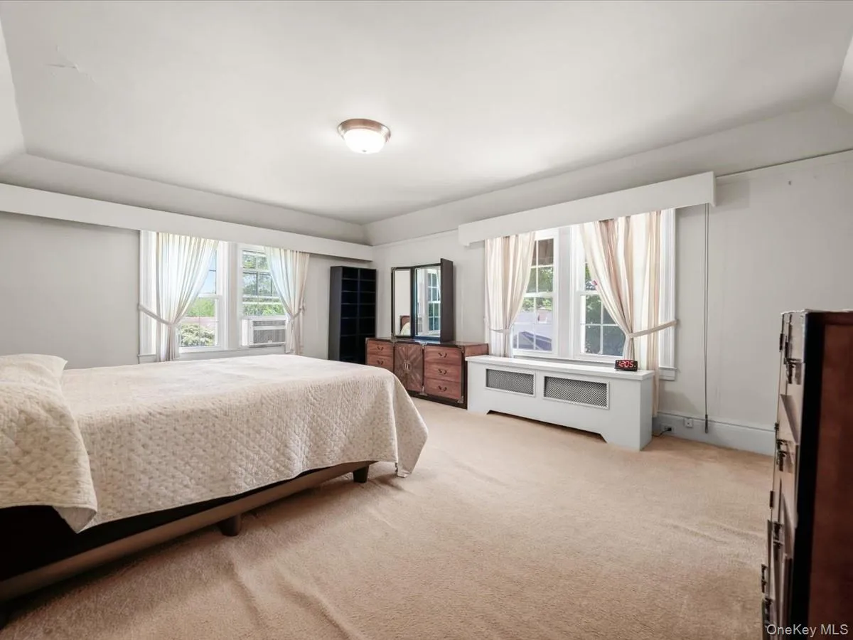 51 Crescent Road, North Hempstead, NY, 5 Bedrooms Bedrooms, 12 Rooms Rooms,4 BathroomsBathrooms,Residential,For Rent,Crescent,0,1010466 51 Crescent Road, North Hempstead, NY, 5 Bedrooms Bedrooms, 12 Rooms Rooms,4 BathroomsBathrooms,Residential,For Rent,Crescent,0,1010466