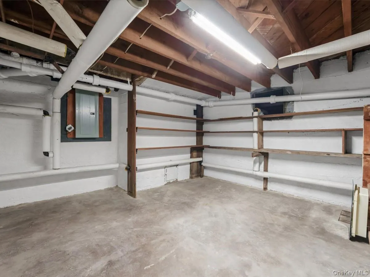 51 Crescent Road, North Hempstead, NY, 5 Bedrooms Bedrooms, 12 Rooms Rooms,4 BathroomsBathrooms,Residential,For Rent,Crescent,0,1010466 51 Crescent Road, North Hempstead, NY, 5 Bedrooms Bedrooms, 12 Rooms Rooms,4 BathroomsBathrooms,Residential,For Rent,Crescent,0,1010466