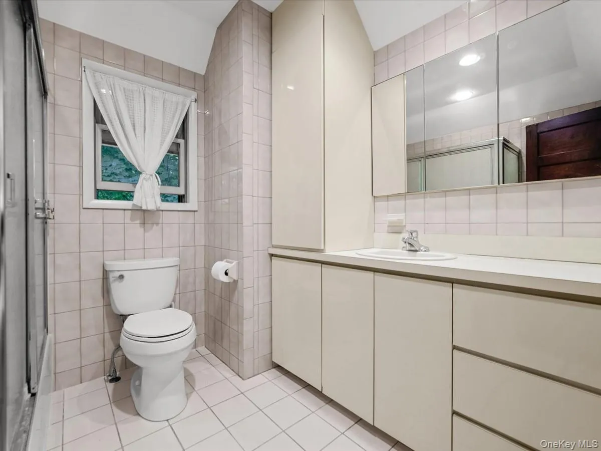 51 Crescent Road, North Hempstead, NY, 5 Bedrooms Bedrooms, 12 Rooms Rooms,4 BathroomsBathrooms,Residential,For Rent,Crescent,0,1010466 51 Crescent Road, North Hempstead, NY, 5 Bedrooms Bedrooms, 12 Rooms Rooms,4 BathroomsBathrooms,Residential,For Rent,Crescent,0,1010466