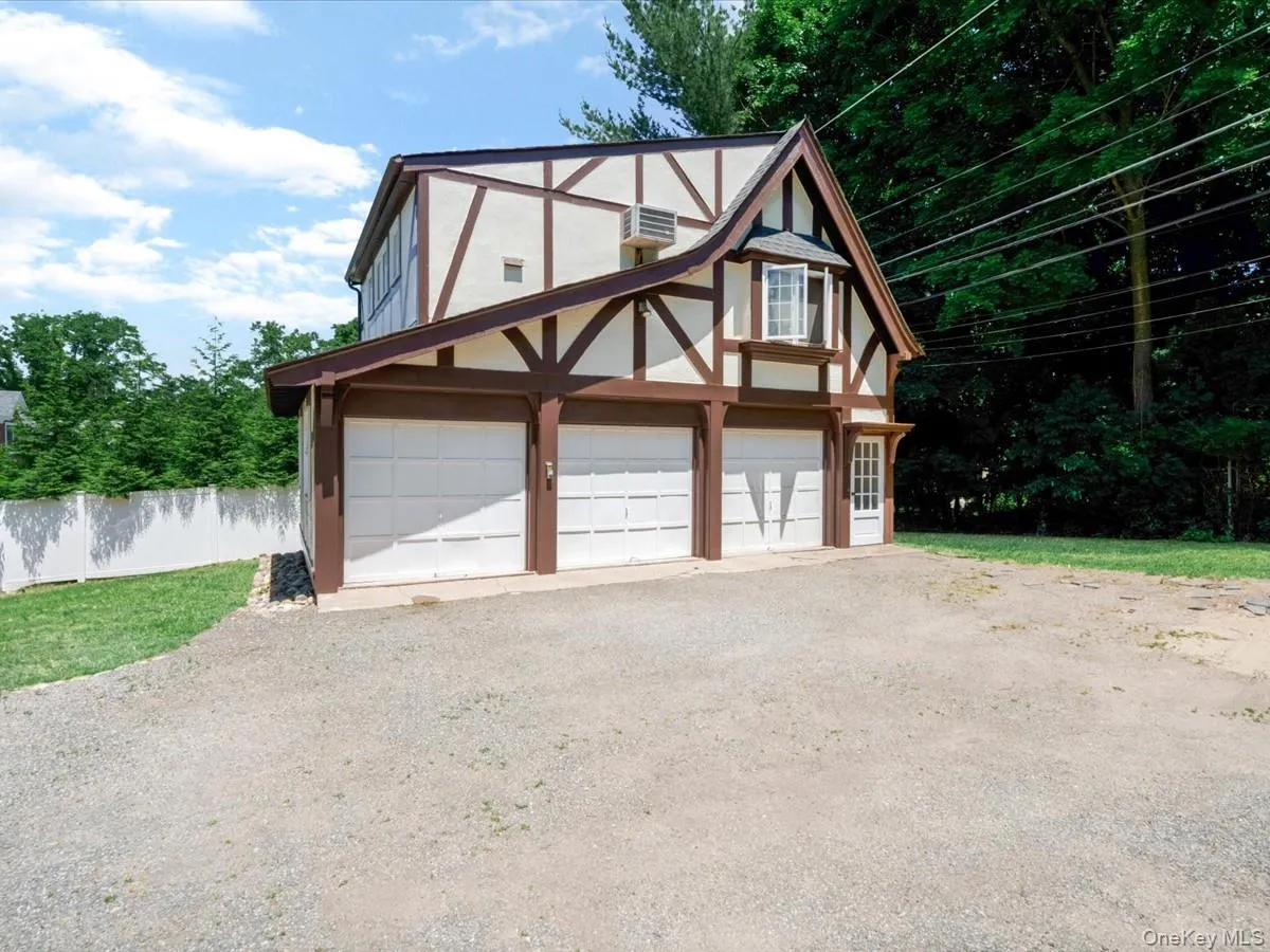 51 Crescent Road, North Hempstead, NY, 5 Bedrooms Bedrooms, 12 Rooms Rooms,4 BathroomsBathrooms,Residential,For Rent,Crescent,0,1010466 51 Crescent Road, North Hempstead, NY, 5 Bedrooms Bedrooms, 12 Rooms Rooms,4 BathroomsBathrooms,Residential,For Rent,Crescent,0,1010466