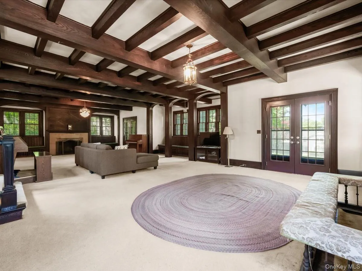 51 Crescent Road, North Hempstead, NY, 5 Bedrooms Bedrooms, 12 Rooms Rooms,4 BathroomsBathrooms,Residential,For Rent,Crescent,0,1010466 51 Crescent Road, North Hempstead, NY, 5 Bedrooms Bedrooms, 12 Rooms Rooms,4 BathroomsBathrooms,Residential,For Rent,Crescent,0,1010466