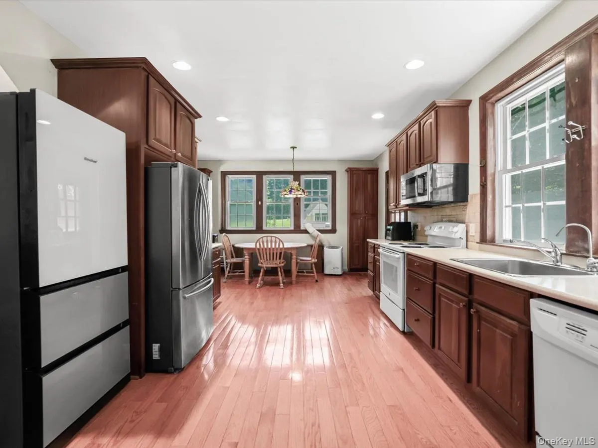 51 Crescent Road, North Hempstead, NY, 5 Bedrooms Bedrooms, 12 Rooms Rooms,4 BathroomsBathrooms,Residential,For Rent,Crescent,0,1010466 51 Crescent Road, North Hempstead, NY, 5 Bedrooms Bedrooms, 12 Rooms Rooms,4 BathroomsBathrooms,Residential,For Rent,Crescent,0,1010466