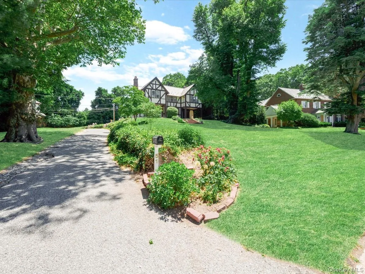 51 Crescent Road, North Hempstead, NY, 5 Bedrooms Bedrooms, 12 Rooms Rooms,4 BathroomsBathrooms,Residential,For Rent,Crescent,0,1010466 51 Crescent Road, North Hempstead, NY, 5 Bedrooms Bedrooms, 12 Rooms Rooms,4 BathroomsBathrooms,Residential,For Rent,Crescent,0,1010466