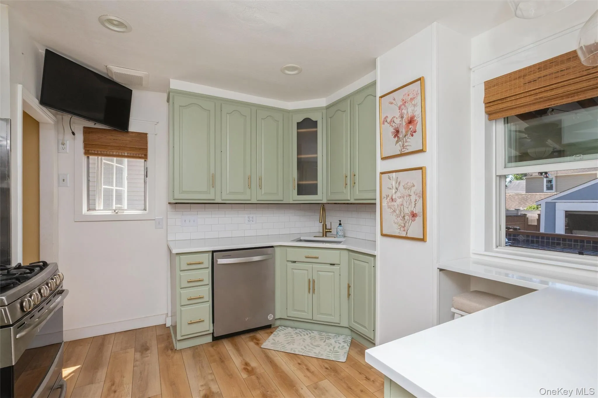 110 Yale Street, North Hempstead, NY, 3 Bedrooms Bedrooms, 6 Rooms Rooms,1 BathroomBathrooms,Residential,For Rent,Yale,0,1010467 110 Yale Street, North Hempstead, NY, 3 Bedrooms Bedrooms, 6 Rooms Rooms,1 BathroomBathrooms,Residential,For Rent,Yale,0,1010467