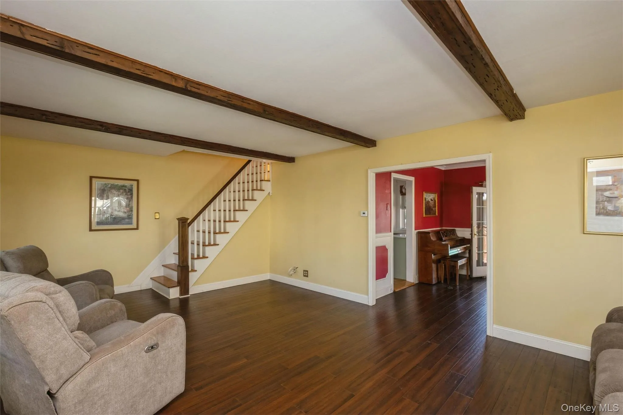 110 Yale Street, North Hempstead, NY, 3 Bedrooms Bedrooms, 6 Rooms Rooms,1 BathroomBathrooms,Residential,For Rent,Yale,0,1010467 110 Yale Street, North Hempstead, NY, 3 Bedrooms Bedrooms, 6 Rooms Rooms,1 BathroomBathrooms,Residential,For Rent,Yale,0,1010467