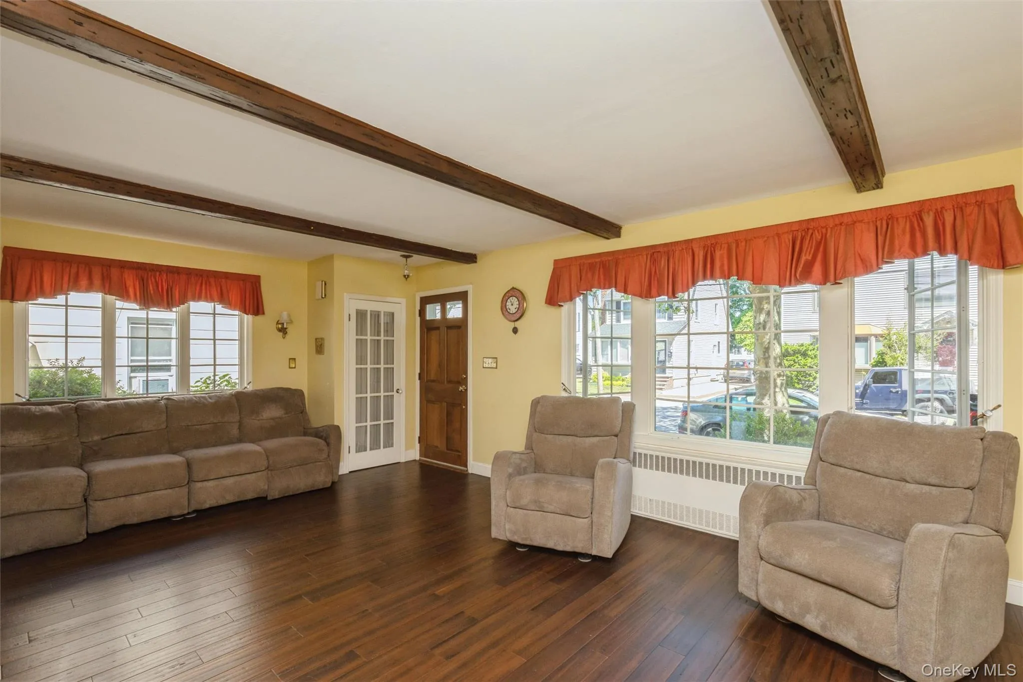 110 Yale Street, North Hempstead, NY, 3 Bedrooms Bedrooms, 6 Rooms Rooms,1 BathroomBathrooms,Residential,For Rent,Yale,0,1010467 110 Yale Street, North Hempstead, NY, 3 Bedrooms Bedrooms, 6 Rooms Rooms,1 BathroomBathrooms,Residential,For Rent,Yale,0,1010467