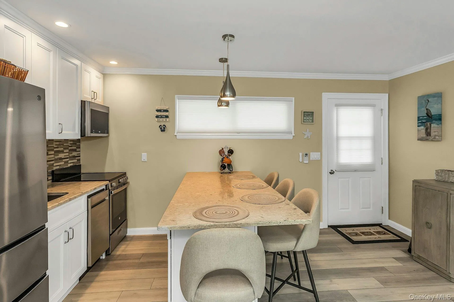 281 Dune Road, Southampton, NY, 1 Bedroom Bedrooms, 2 Rooms Rooms,1 BathroomBathrooms,Residential Lease,For Rent,Dune,0,1010471 281 Dune Road, Southampton, NY, 1 Bedroom Bedrooms, 2 Rooms Rooms,1 BathroomBathrooms,Residential Lease,For Rent,Dune,0,1010471