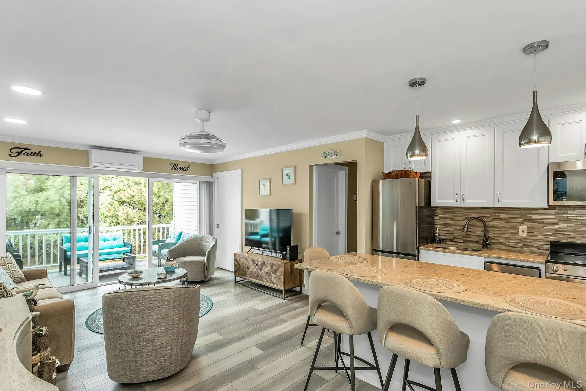 281 Dune Road, Southampton, NY, 1 Bedroom Bedrooms, 2 Rooms Rooms,1 BathroomBathrooms,Residential Lease,For Rent,Dune,0,1010471 281 Dune Road, Southampton, NY, 1 Bedroom Bedrooms, 2 Rooms Rooms,1 BathroomBathrooms,Residential Lease,For Rent,Dune,0,1010471