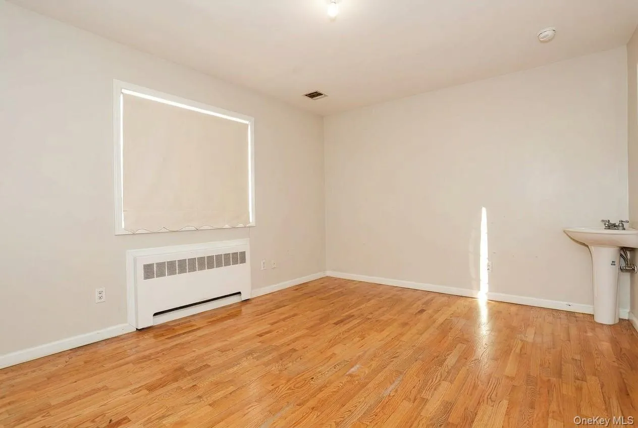 11 Laura Place, Ramapo, NY, 7 Bedrooms Bedrooms, 14 Rooms Rooms,3 BathroomsBathrooms,Residential,For Rent,Laura,0,1010475 11 Laura Place, Ramapo, NY, 7 Bedrooms Bedrooms, 14 Rooms Rooms,3 BathroomsBathrooms,Residential,For Rent,Laura,0,1010475
