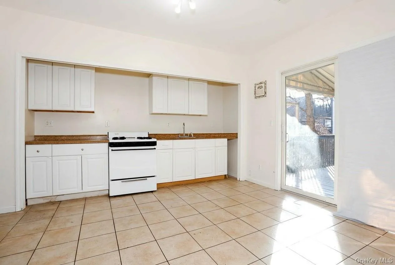 11 Laura Place, Ramapo, NY, 7 Bedrooms Bedrooms, 14 Rooms Rooms,3 BathroomsBathrooms,Residential,For Rent,Laura,0,1010475 11 Laura Place, Ramapo, NY, 7 Bedrooms Bedrooms, 14 Rooms Rooms,3 BathroomsBathrooms,Residential,For Rent,Laura,0,1010475