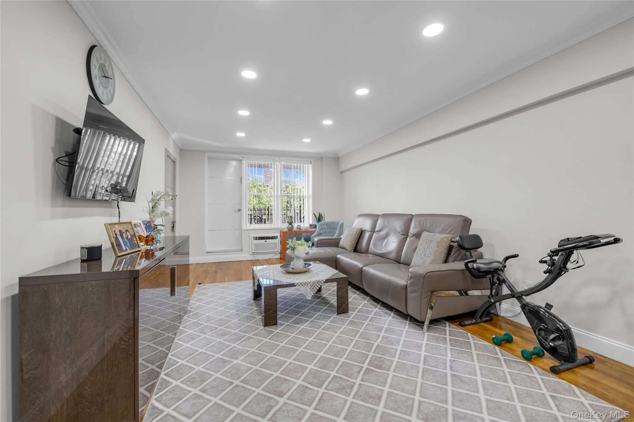 150-15 75th Avenue, New York, NY, 2 Bedrooms Bedrooms, 4 Rooms Rooms,1 BathroomBathrooms,Residential,For Rent,75th,0,1010481 150-15 75th Avenue, New York, NY, 2 Bedrooms Bedrooms, 4 Rooms Rooms,1 BathroomBathrooms,Residential,For Rent,75th,0,1010481