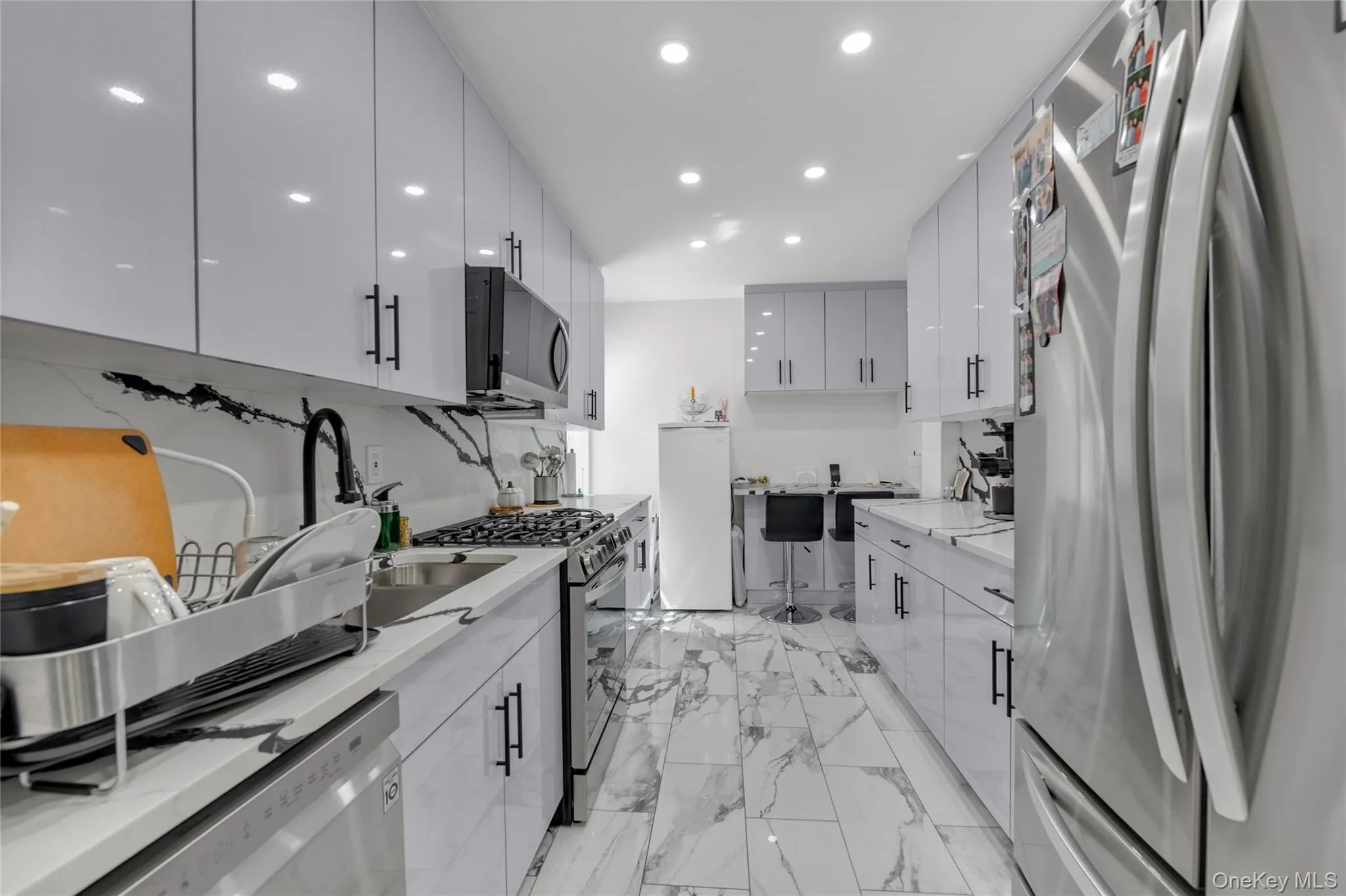 150-15 75th Avenue, New York, NY, 2 Bedrooms Bedrooms, 4 Rooms Rooms,1 BathroomBathrooms,Residential,For Rent,75th,0,1010481 150-15 75th Avenue, New York, NY, 2 Bedrooms Bedrooms, 4 Rooms Rooms,1 BathroomBathrooms,Residential,For Rent,75th,0,1010481