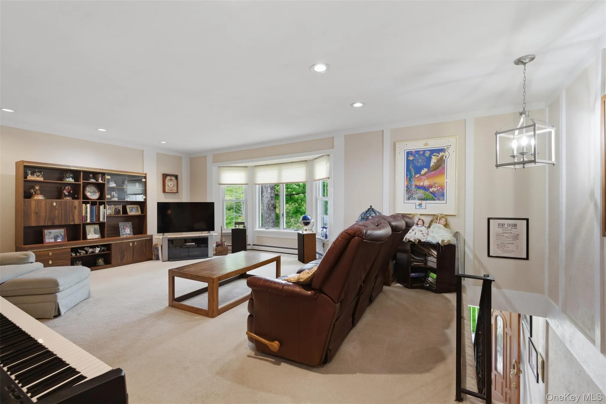 Spacious living room Spacious living room