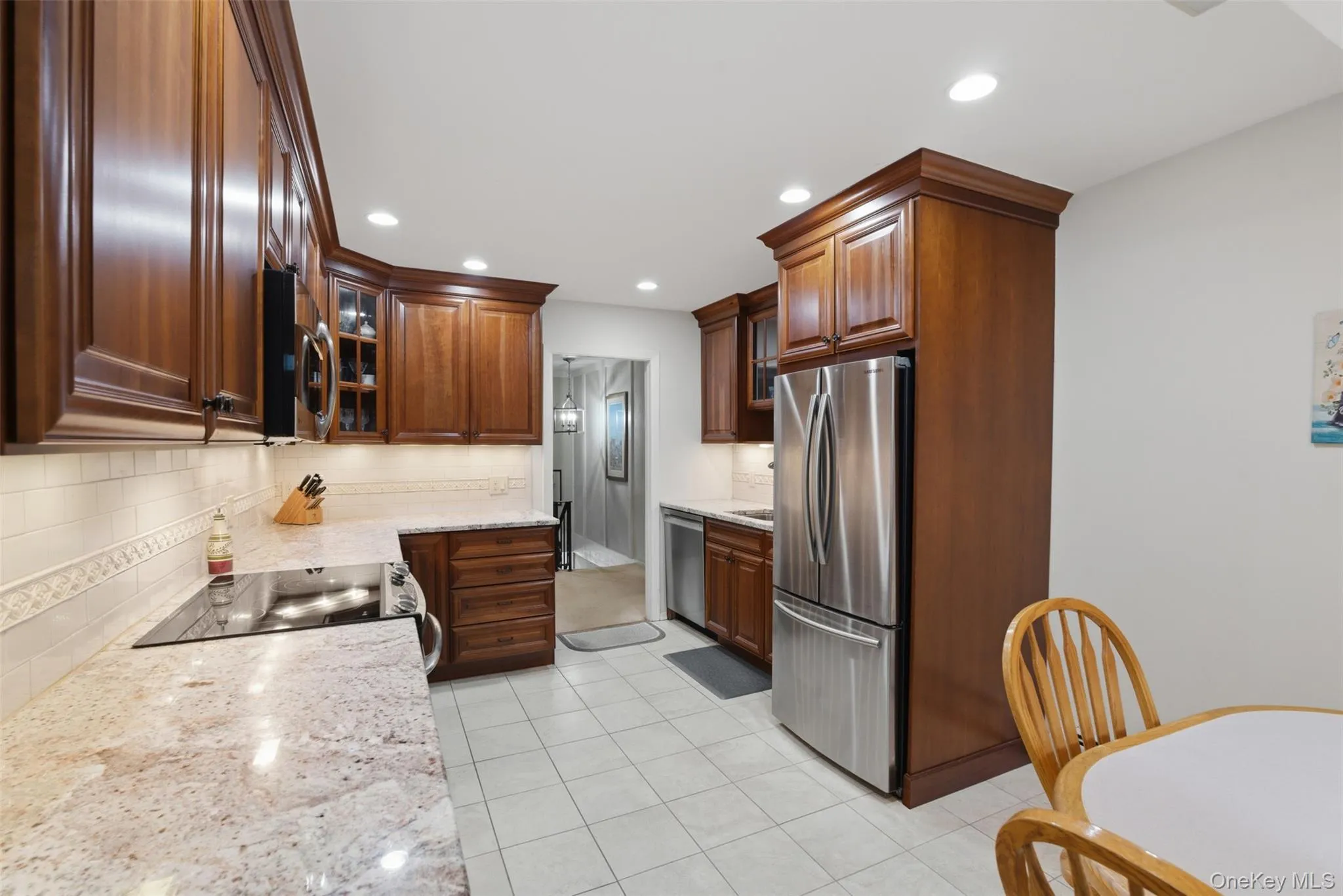 Kitchen features stainless steel appliances Kitchen features stainless steel appliances
