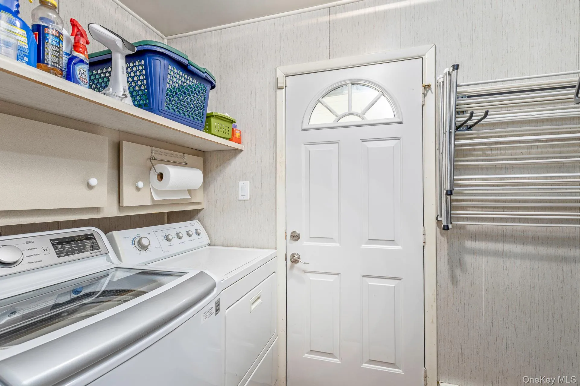16 Redwood Lane, Brookhaven, NY, 3 Bedrooms Bedrooms, 7 Rooms Rooms,2 BathroomsBathrooms,Residential,For Rent,Redwood,0,1010492 16 Redwood Lane, Brookhaven, NY, 3 Bedrooms Bedrooms, 7 Rooms Rooms,2 BathroomsBathrooms,Residential,For Rent,Redwood,0,1010492