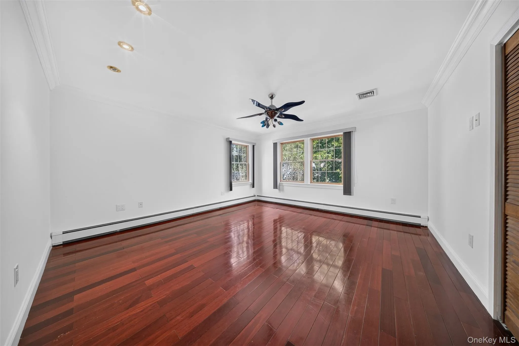 45 Yennicock Avenue, North Hempstead, NY, 4 Bedrooms Bedrooms, 8 Rooms Rooms,3 BathroomsBathrooms,Residential,For Rent,Yennicock,0,1010494 45 Yennicock Avenue, North Hempstead, NY, 4 Bedrooms Bedrooms, 8 Rooms Rooms,3 BathroomsBathrooms,Residential,For Rent,Yennicock,0,1010494