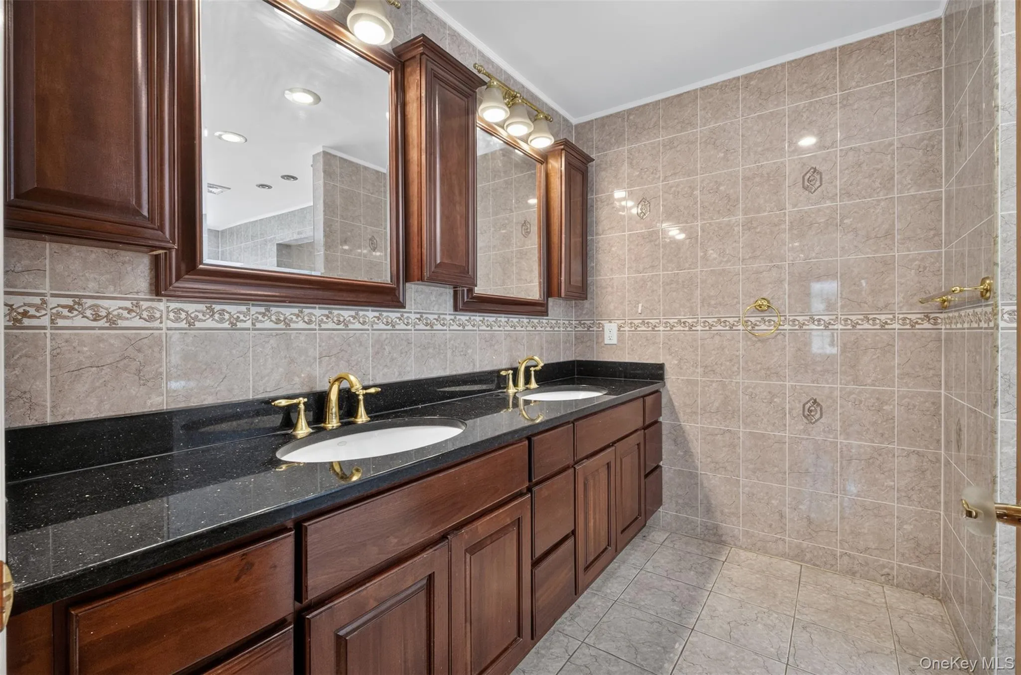 45 Yennicock Avenue, North Hempstead, NY, 4 Bedrooms Bedrooms, 8 Rooms Rooms,3 BathroomsBathrooms,Residential,For Rent,Yennicock,0,1010494 45 Yennicock Avenue, North Hempstead, NY, 4 Bedrooms Bedrooms, 8 Rooms Rooms,3 BathroomsBathrooms,Residential,For Rent,Yennicock,0,1010494
