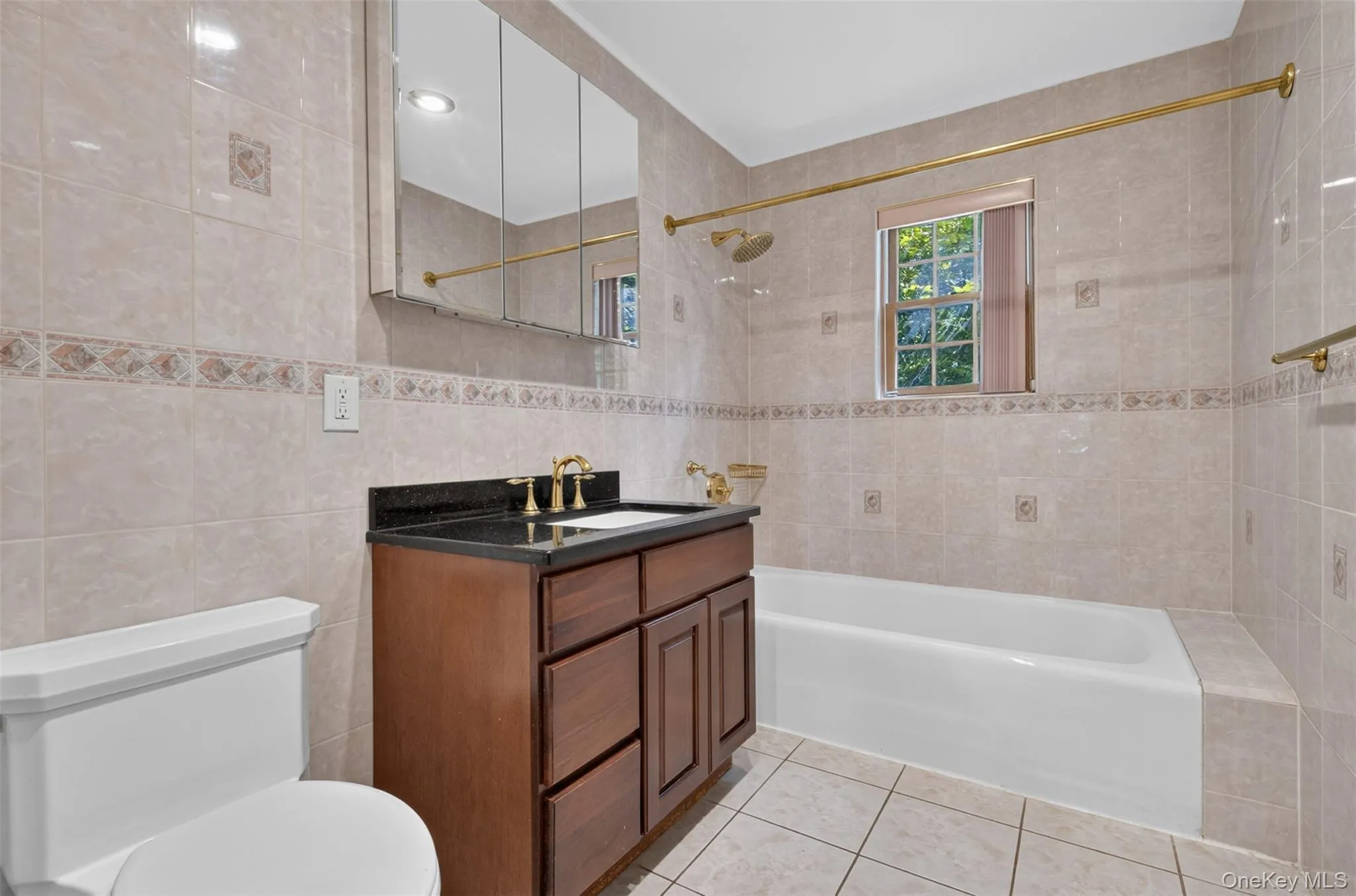 45 Yennicock Avenue, North Hempstead, NY, 4 Bedrooms Bedrooms, 8 Rooms Rooms,3 BathroomsBathrooms,Residential,For Rent,Yennicock,0,1010494 45 Yennicock Avenue, North Hempstead, NY, 4 Bedrooms Bedrooms, 8 Rooms Rooms,3 BathroomsBathrooms,Residential,For Rent,Yennicock,0,1010494