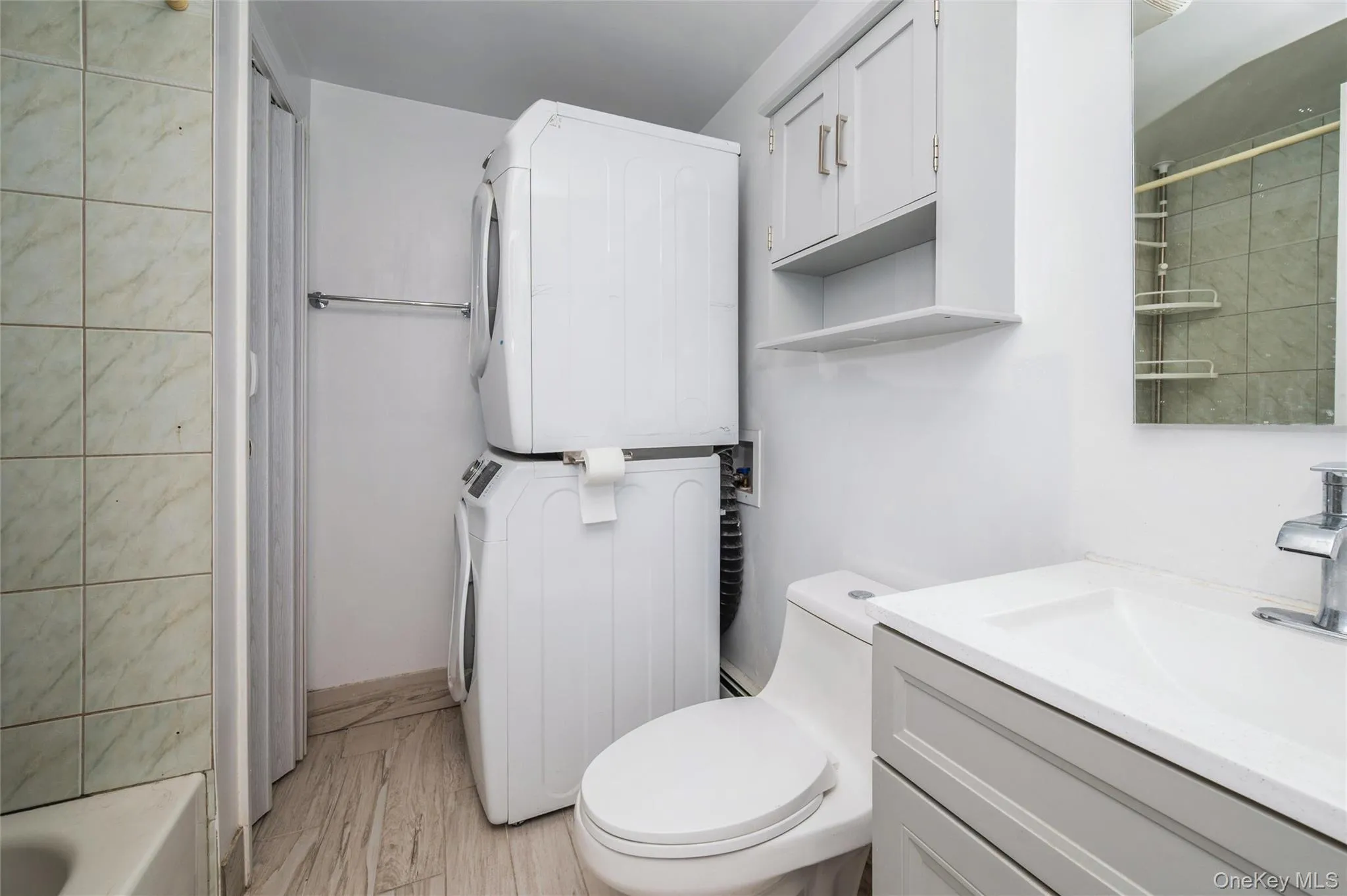 14 Tailor Lane, Hempstead, NY, 4 Bedrooms Bedrooms, 8 Rooms Rooms,2 BathroomsBathrooms,Residential Lease,For Rent,Tailor,0,1010501 14 Tailor Lane, Hempstead, NY, 4 Bedrooms Bedrooms, 8 Rooms Rooms,2 BathroomsBathrooms,Residential Lease,For Rent,Tailor,0,1010501