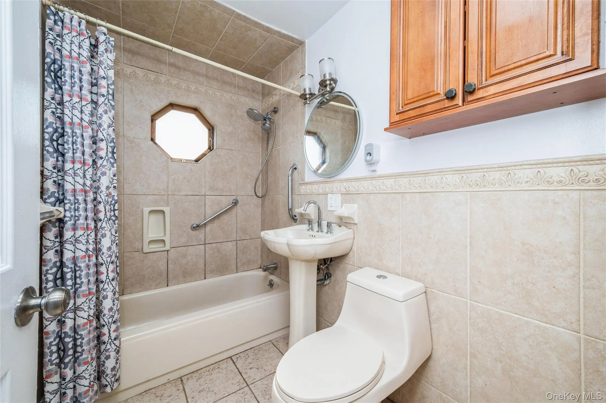 14 Tailor Lane, Hempstead, NY, 4 Bedrooms Bedrooms, 8 Rooms Rooms,2 BathroomsBathrooms,Residential Lease,For Rent,Tailor,0,1010501 14 Tailor Lane, Hempstead, NY, 4 Bedrooms Bedrooms, 8 Rooms Rooms,2 BathroomsBathrooms,Residential Lease,For Rent,Tailor,0,1010501