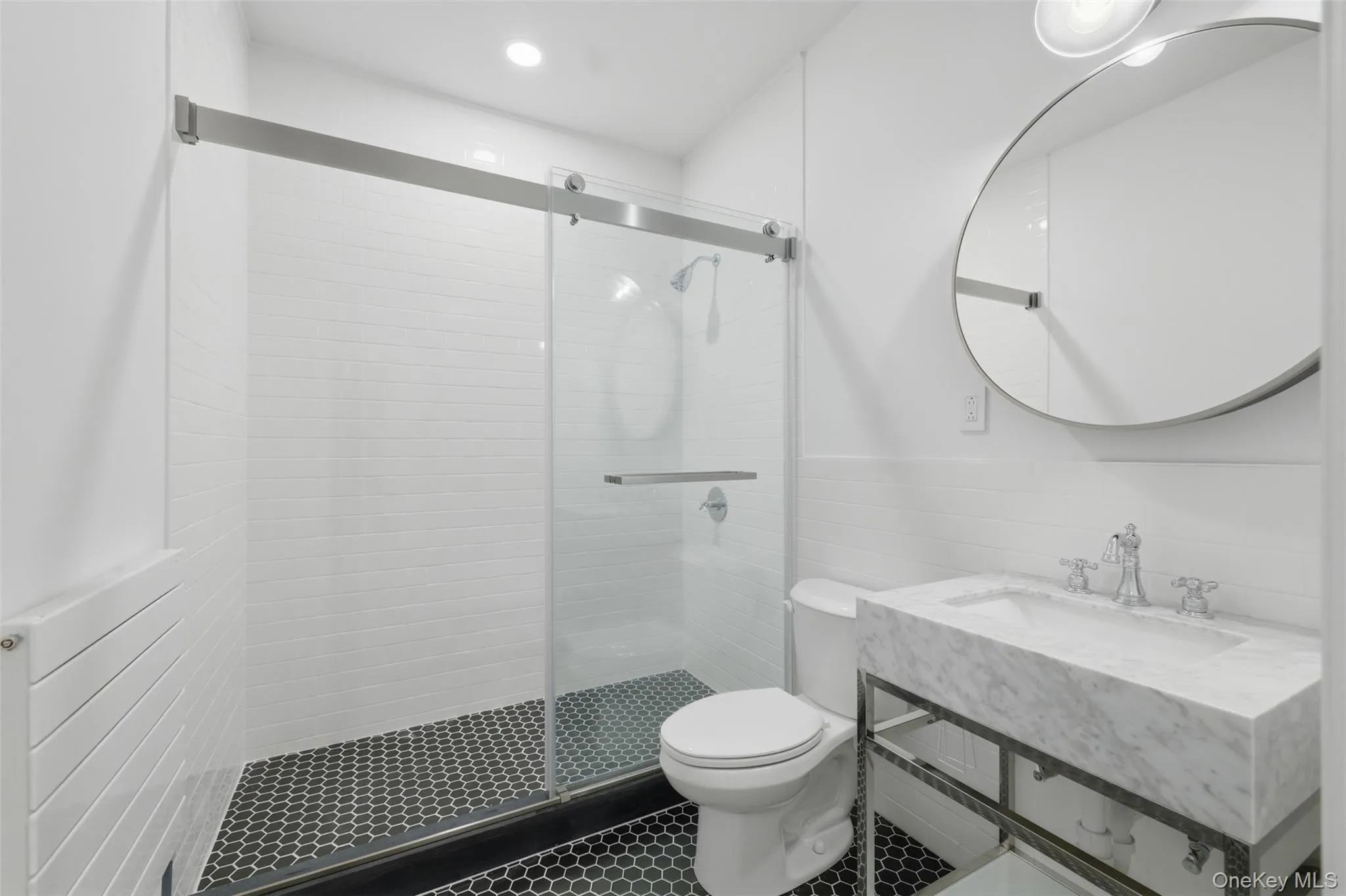 Classic renovated bathroom with Glass Enclosed Shower Classic renovated bathroom with Glass Enclosed Shower