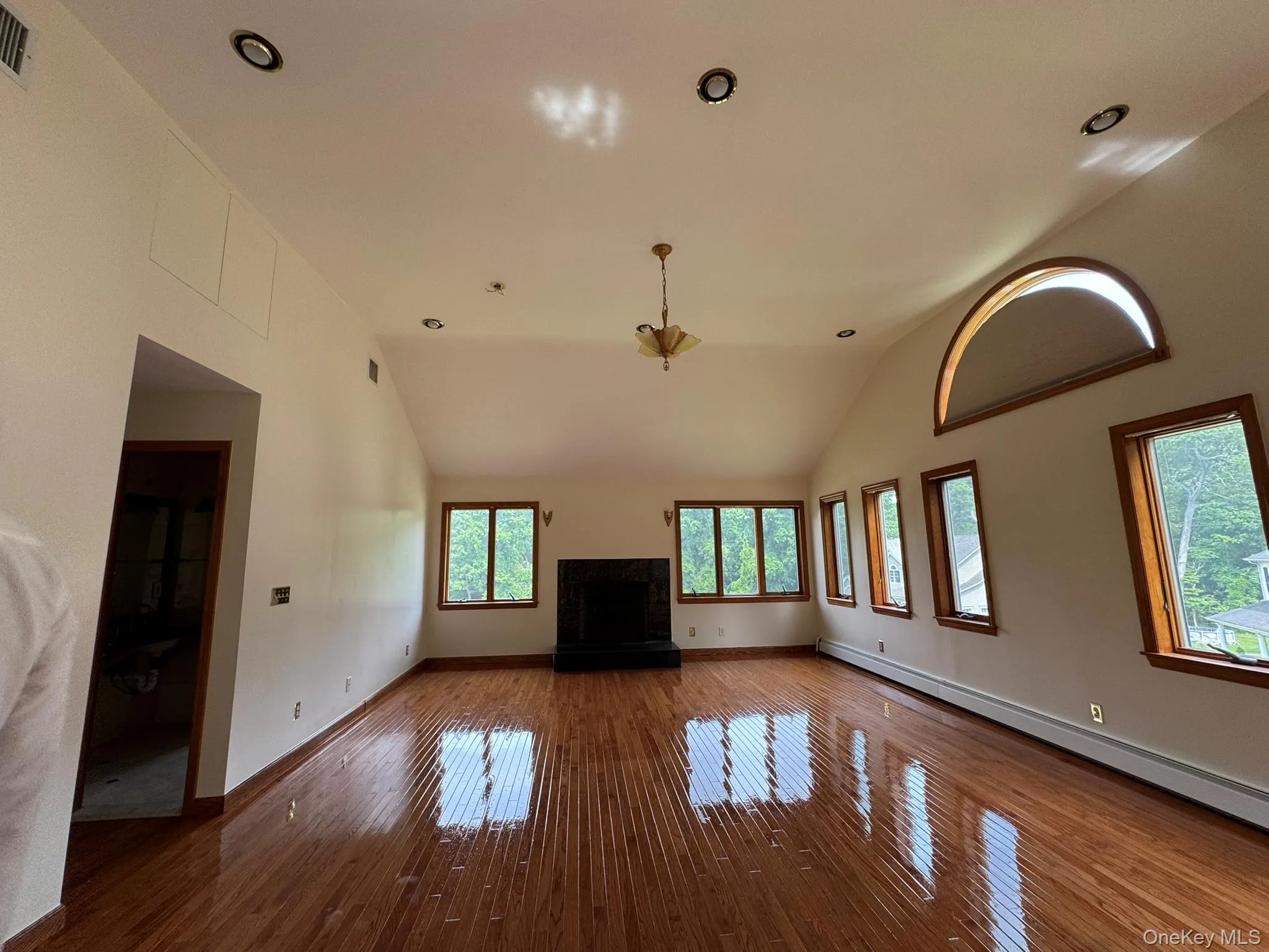 227 Beverly Road, Huntington, NY, 5 Bedrooms Bedrooms, 12 Rooms Rooms,4 BathroomsBathrooms,Residential Lease,For Rent,Beverly,0,1010507 227 Beverly Road, Huntington, NY, 5 Bedrooms Bedrooms, 12 Rooms Rooms,4 BathroomsBathrooms,Residential Lease,For Rent,Beverly,0,1010507