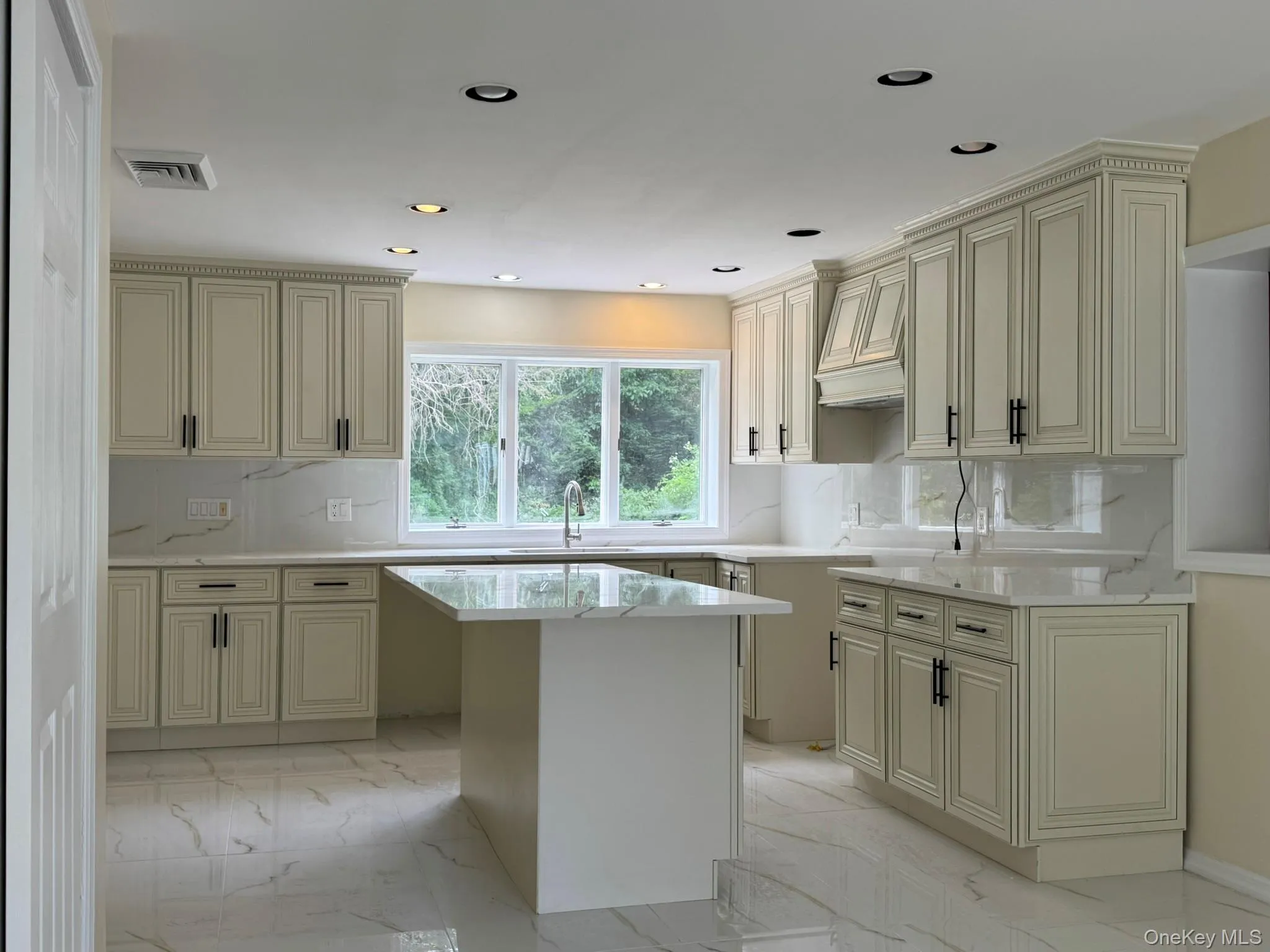 227 Beverly Road, Huntington, NY, 5 Bedrooms Bedrooms, 12 Rooms Rooms,4 BathroomsBathrooms,Residential Lease,For Rent,Beverly,0,1010507 227 Beverly Road, Huntington, NY, 5 Bedrooms Bedrooms, 12 Rooms Rooms,4 BathroomsBathrooms,Residential Lease,For Rent,Beverly,0,1010507