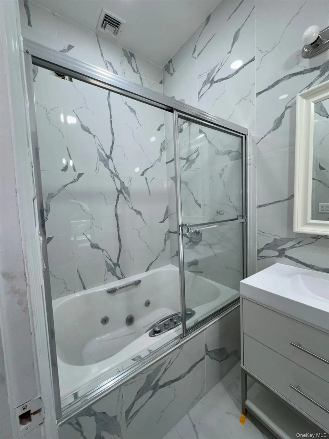 227 Beverly Road, Huntington, NY, 5 Bedrooms Bedrooms, 12 Rooms Rooms,4 BathroomsBathrooms,Residential Lease,For Rent,Beverly,0,1010507 227 Beverly Road, Huntington, NY, 5 Bedrooms Bedrooms, 12 Rooms Rooms,4 BathroomsBathrooms,Residential Lease,For Rent,Beverly,0,1010507
