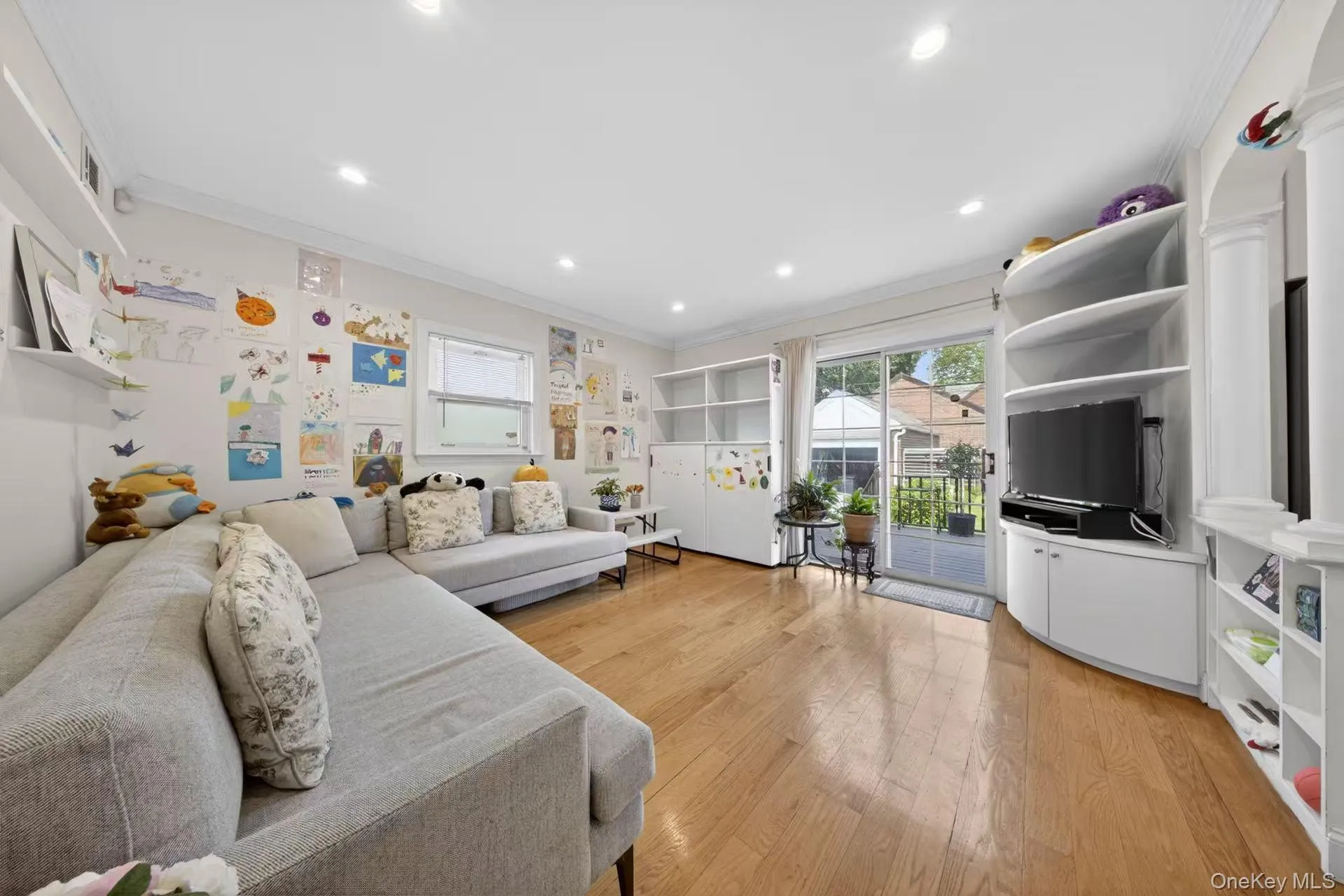 73-47 185th Street, New York, NY, 4 Bedrooms Bedrooms, 10 Rooms Rooms,4 BathroomsBathrooms,Residential,For Rent,185th,0,1010512 73-47 185th Street, New York, NY, 4 Bedrooms Bedrooms, 10 Rooms Rooms,4 BathroomsBathrooms,Residential,For Rent,185th,0,1010512