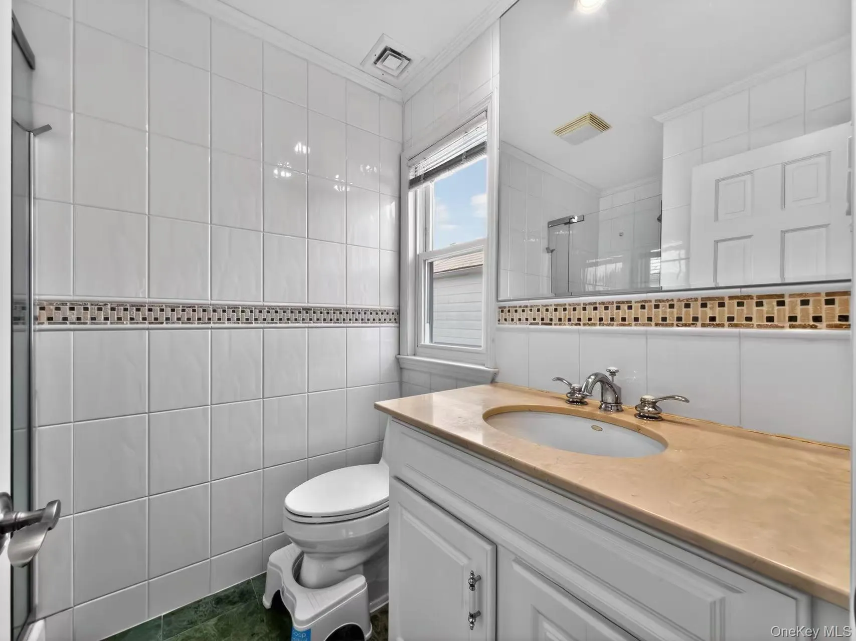 73-47 185th Street, New York, NY, 4 Bedrooms Bedrooms, 10 Rooms Rooms,4 BathroomsBathrooms,Residential,For Rent,185th,0,1010512 73-47 185th Street, New York, NY, 4 Bedrooms Bedrooms, 10 Rooms Rooms,4 BathroomsBathrooms,Residential,For Rent,185th,0,1010512