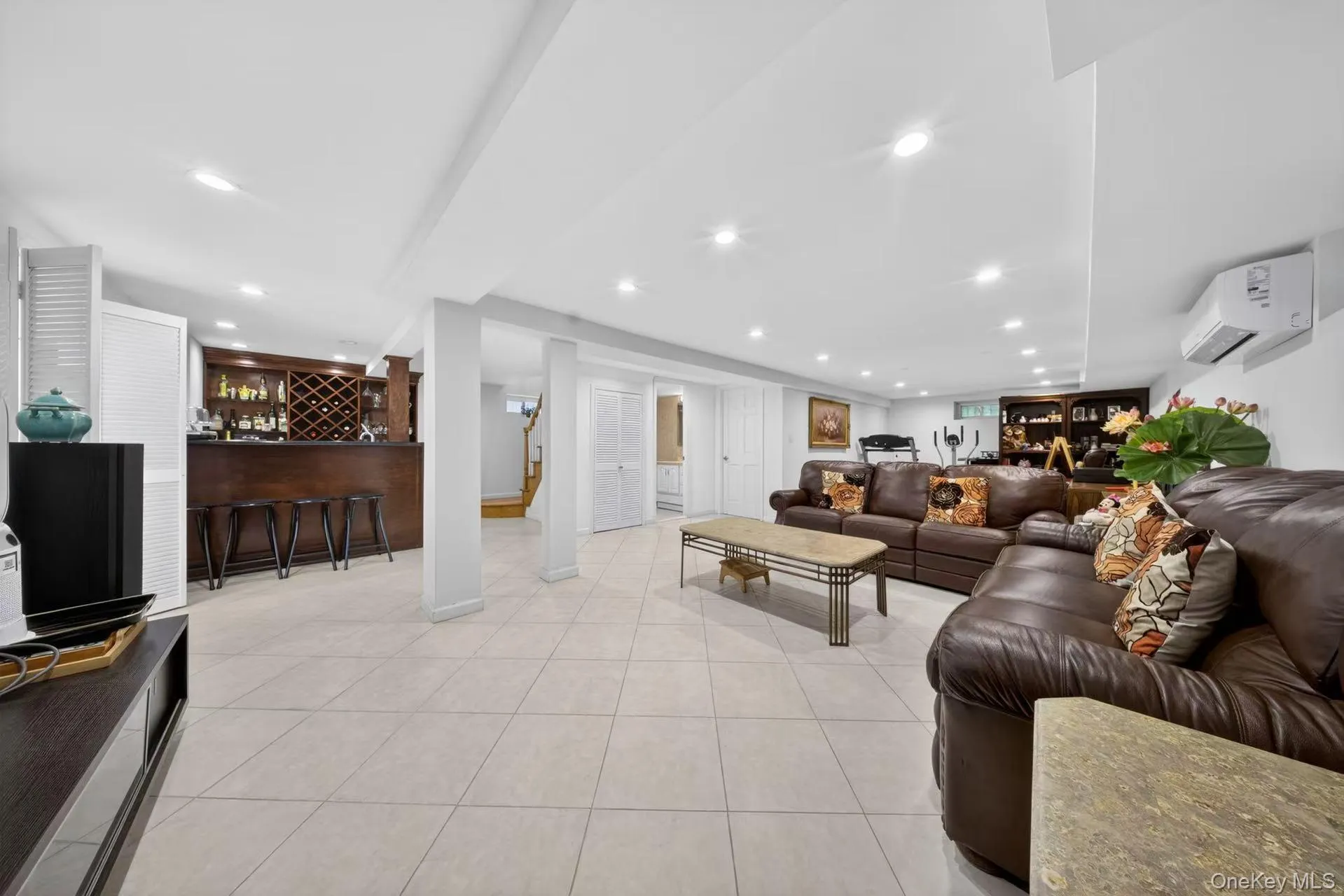 73-47 185th Street, New York, NY, 4 Bedrooms Bedrooms, 10 Rooms Rooms,4 BathroomsBathrooms,Residential,For Rent,185th,0,1010512 73-47 185th Street, New York, NY, 4 Bedrooms Bedrooms, 10 Rooms Rooms,4 BathroomsBathrooms,Residential,For Rent,185th,0,1010512