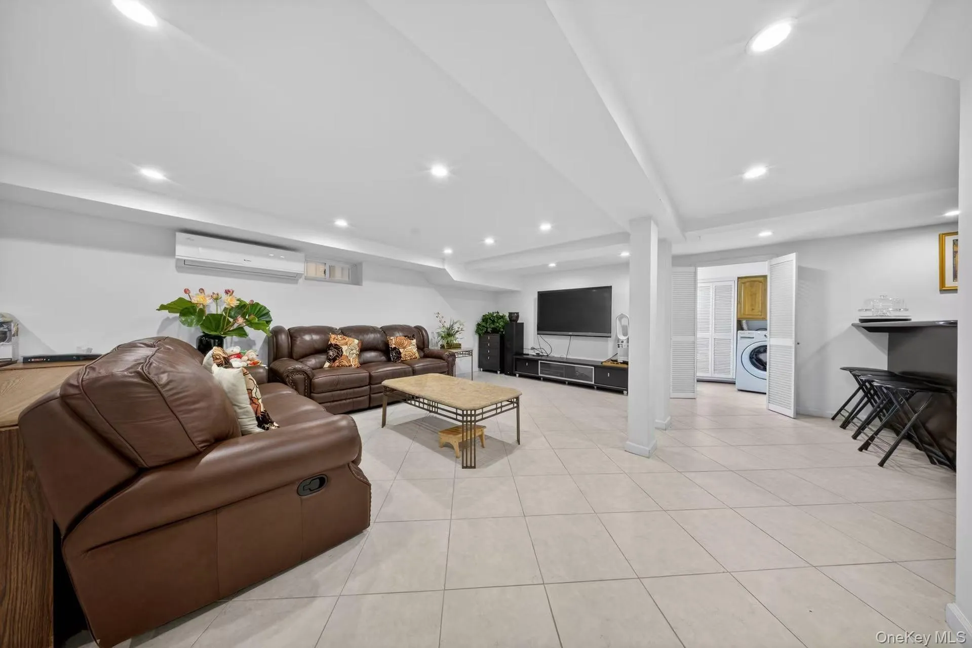 73-47 185th Street, New York, NY, 4 Bedrooms Bedrooms, 10 Rooms Rooms,4 BathroomsBathrooms,Residential,For Rent,185th,0,1010512 73-47 185th Street, New York, NY, 4 Bedrooms Bedrooms, 10 Rooms Rooms,4 BathroomsBathrooms,Residential,For Rent,185th,0,1010512