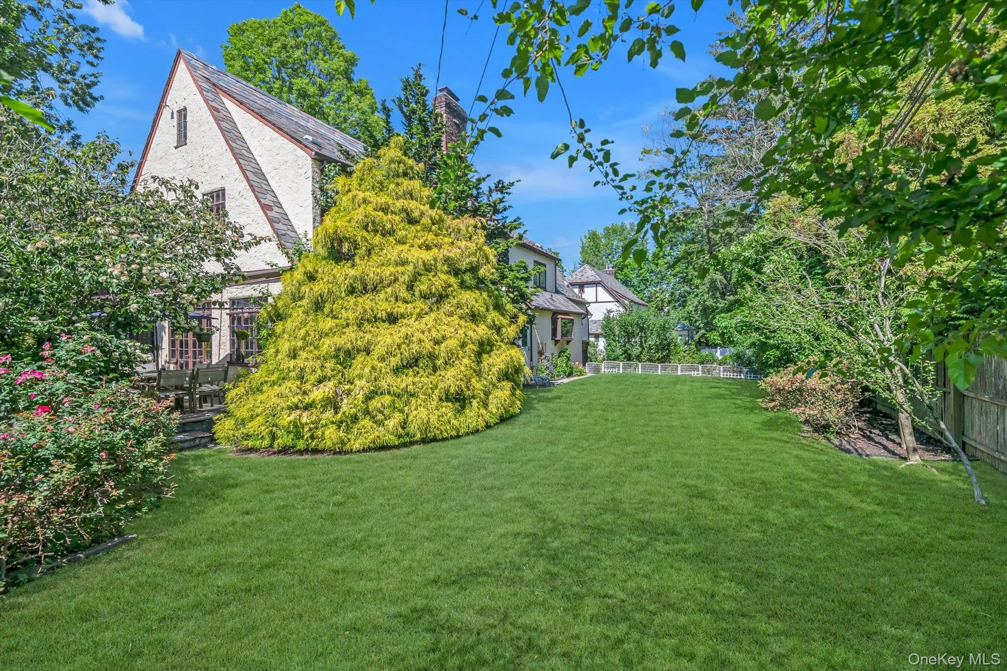 68 Beverly Road, North Hempstead, NY, 6 Bedrooms Bedrooms, 12 Rooms Rooms,3 BathroomsBathrooms,Residential,For Rent,Beverly,0,1010516 68 Beverly Road, North Hempstead, NY, 6 Bedrooms Bedrooms, 12 Rooms Rooms,3 BathroomsBathrooms,Residential,For Rent,Beverly,0,1010516