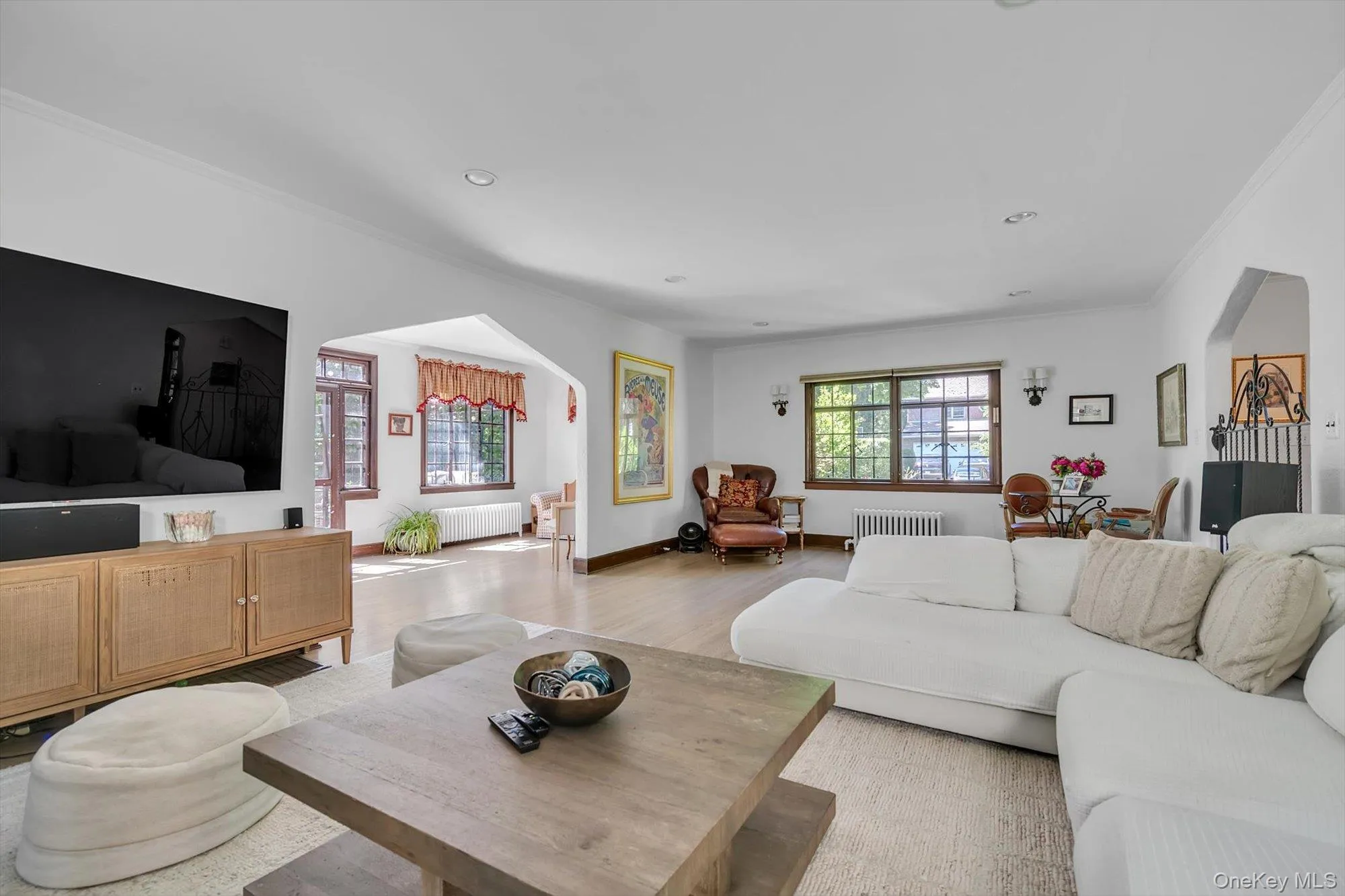 68 Beverly Road, North Hempstead, NY, 6 Bedrooms Bedrooms, 12 Rooms Rooms,3 BathroomsBathrooms,Residential,For Rent,Beverly,0,1010516 68 Beverly Road, North Hempstead, NY, 6 Bedrooms Bedrooms, 12 Rooms Rooms,3 BathroomsBathrooms,Residential,For Rent,Beverly,0,1010516