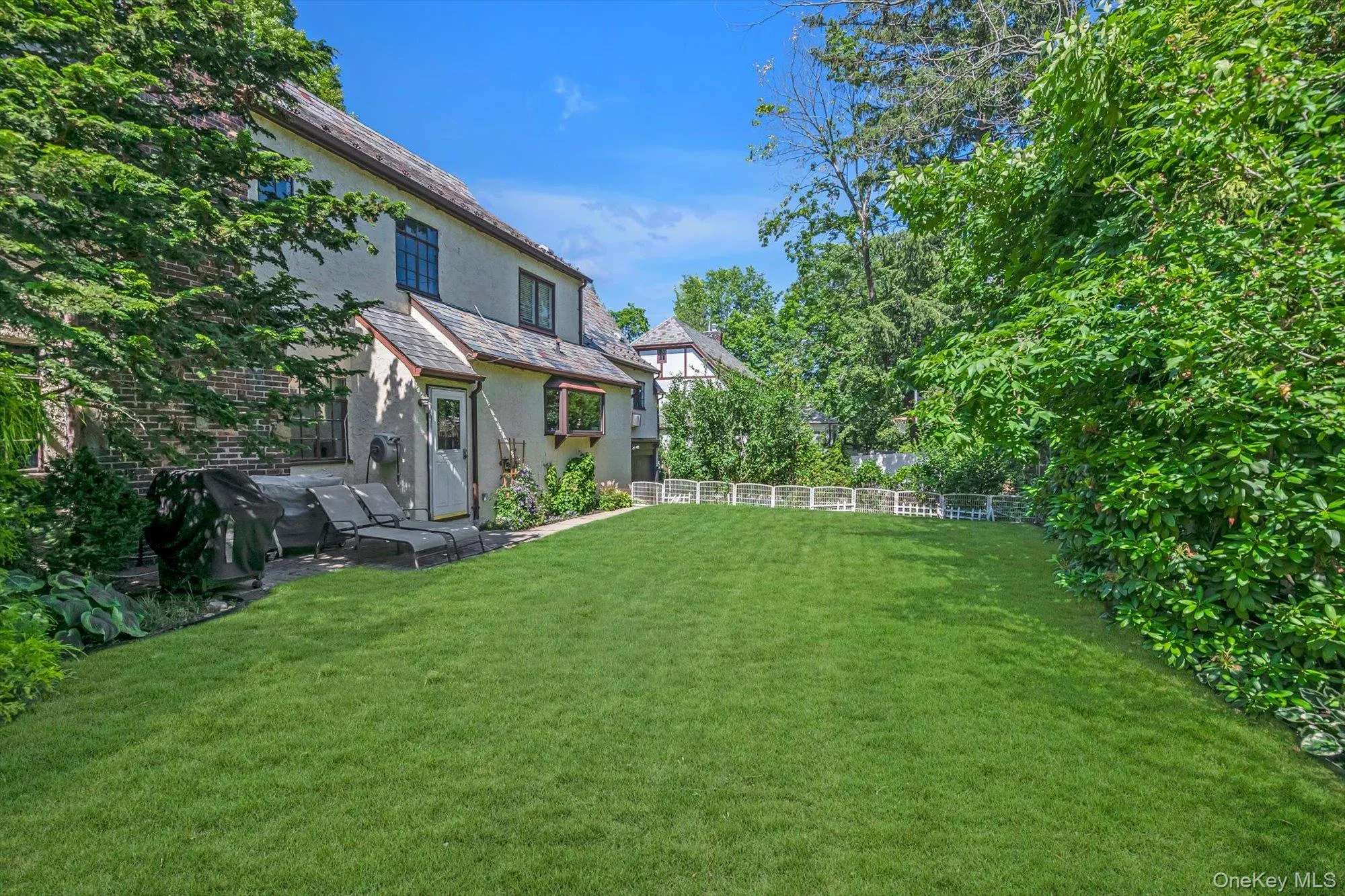 68 Beverly Road, North Hempstead, NY, 6 Bedrooms Bedrooms, 12 Rooms Rooms,3 BathroomsBathrooms,Residential,For Rent,Beverly,0,1010516 68 Beverly Road, North Hempstead, NY, 6 Bedrooms Bedrooms, 12 Rooms Rooms,3 BathroomsBathrooms,Residential,For Rent,Beverly,0,1010516