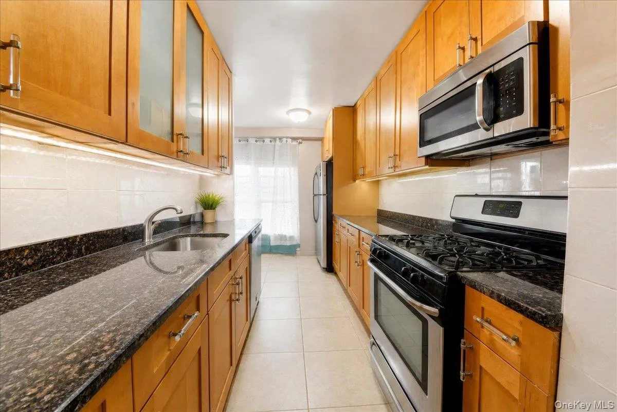 880 Boynton Avenue, New York, NY, 1 Bedroom Bedrooms, 4 Rooms Rooms,1 BathroomBathrooms,Residential,For Rent,Boynton Avenue,0,1010518 880 Boynton Avenue, New York, NY, 1 Bedroom Bedrooms, 4 Rooms Rooms,1 BathroomBathrooms,Residential,For Rent,Boynton Avenue,0,1010518