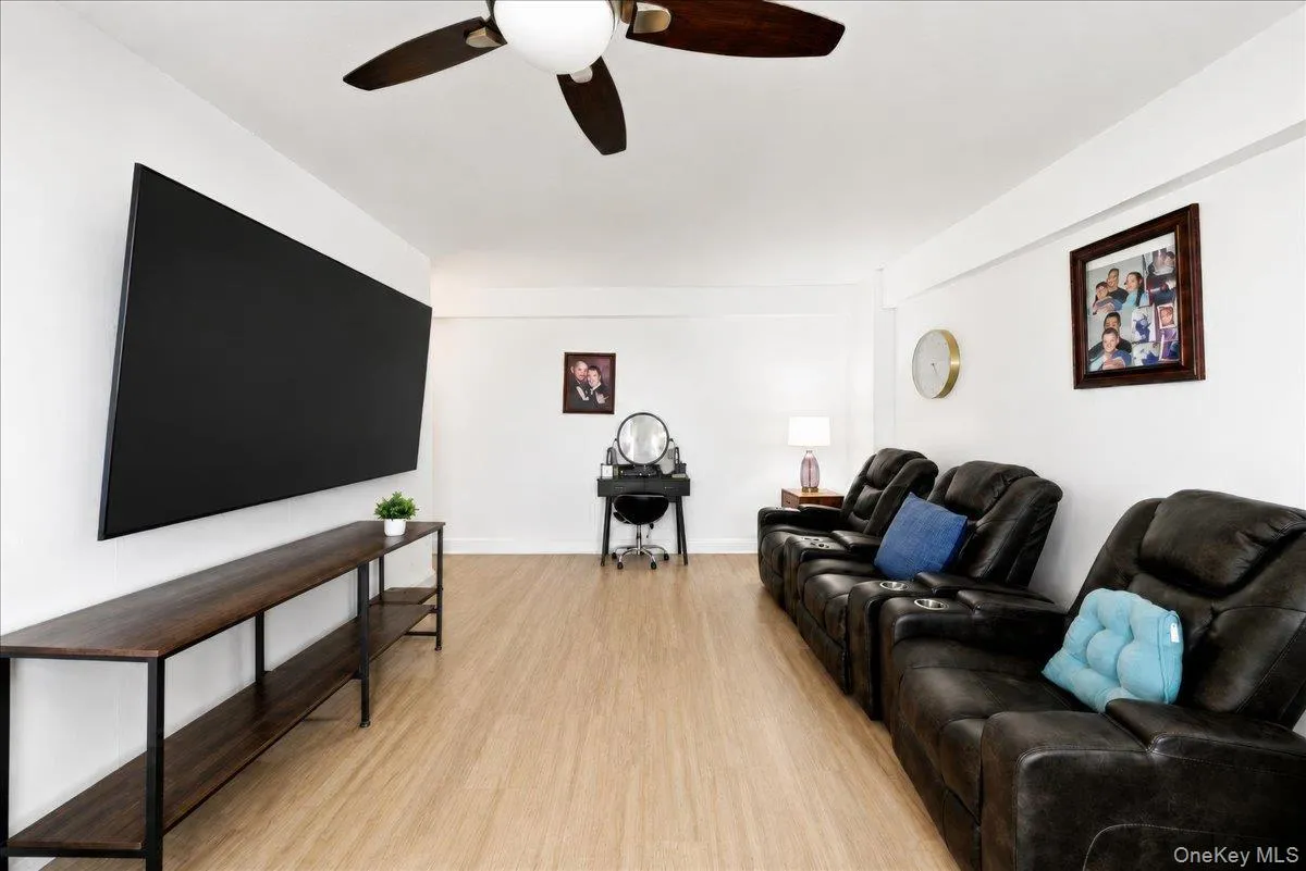 880 Boynton Avenue, New York, NY, 1 Bedroom Bedrooms, 4 Rooms Rooms,1 BathroomBathrooms,Residential,For Rent,Boynton Avenue,0,1010518 880 Boynton Avenue, New York, NY, 1 Bedroom Bedrooms, 4 Rooms Rooms,1 BathroomBathrooms,Residential,For Rent,Boynton Avenue,0,1010518