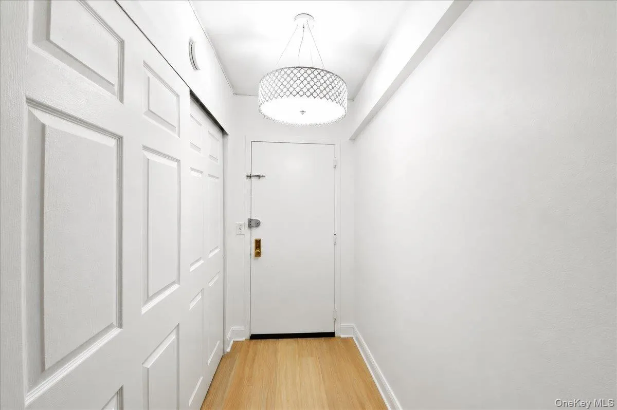 880 Boynton Avenue, New York, NY, 1 Bedroom Bedrooms, 4 Rooms Rooms,1 BathroomBathrooms,Residential,For Rent,Boynton Avenue,0,1010518 880 Boynton Avenue, New York, NY, 1 Bedroom Bedrooms, 4 Rooms Rooms,1 BathroomBathrooms,Residential,For Rent,Boynton Avenue,0,1010518