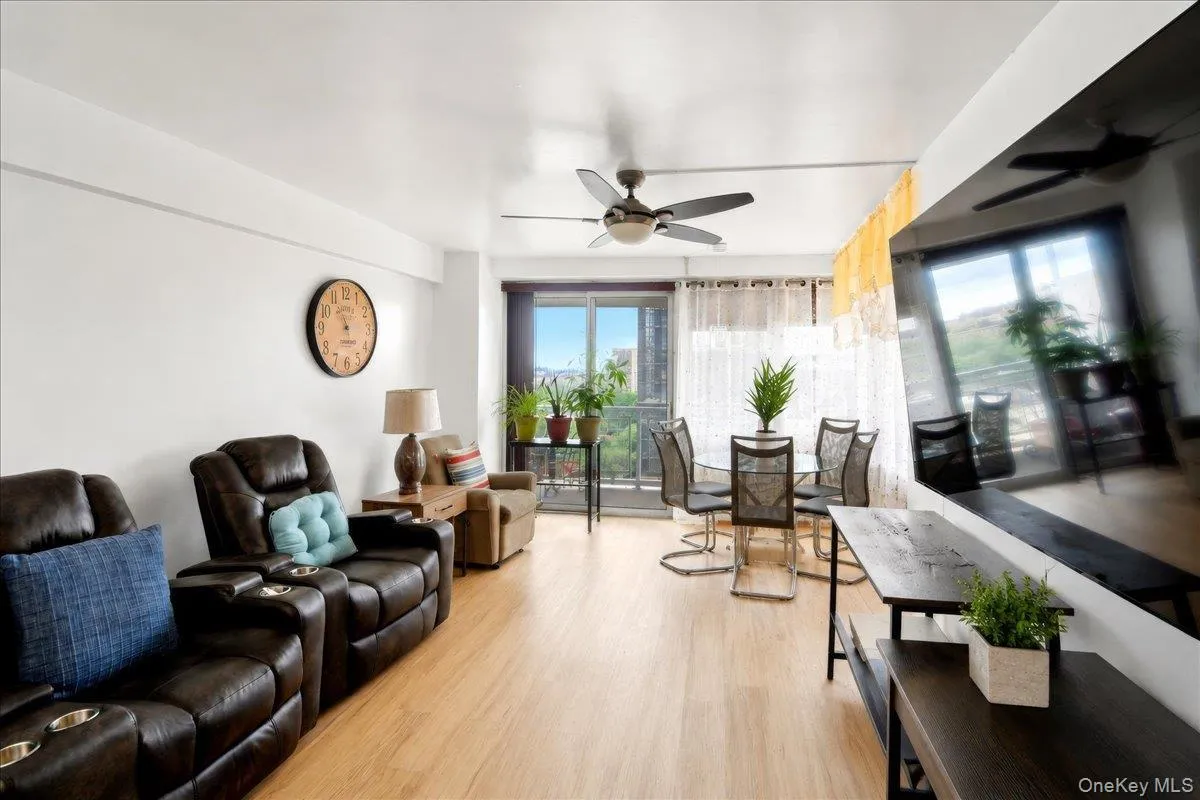 880 Boynton Avenue, New York, NY, 1 Bedroom Bedrooms, 4 Rooms Rooms,1 BathroomBathrooms,Residential,For Rent,Boynton Avenue,0,1010518 880 Boynton Avenue, New York, NY, 1 Bedroom Bedrooms, 4 Rooms Rooms,1 BathroomBathrooms,Residential,For Rent,Boynton Avenue,0,1010518